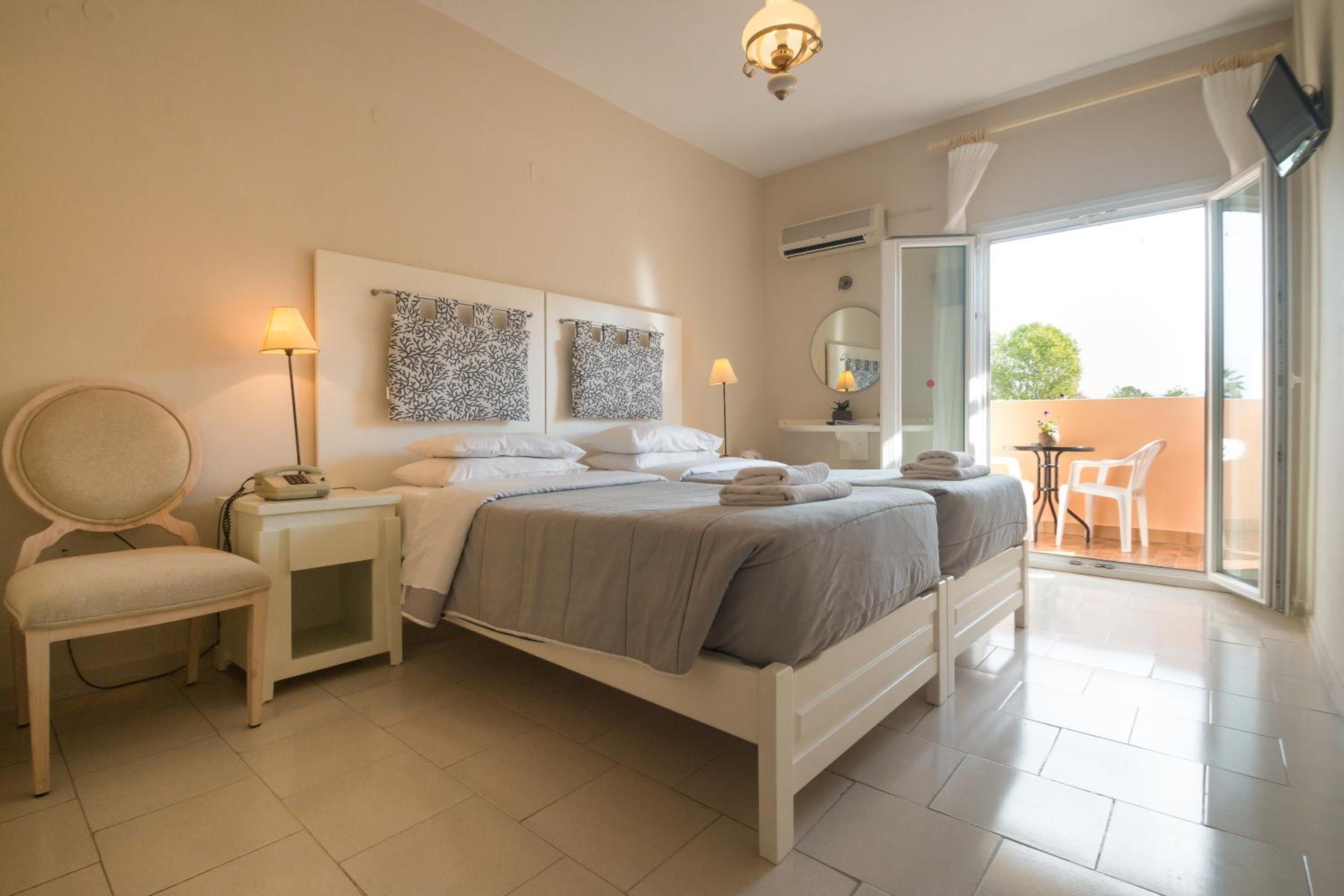 Double Room - Photo 4