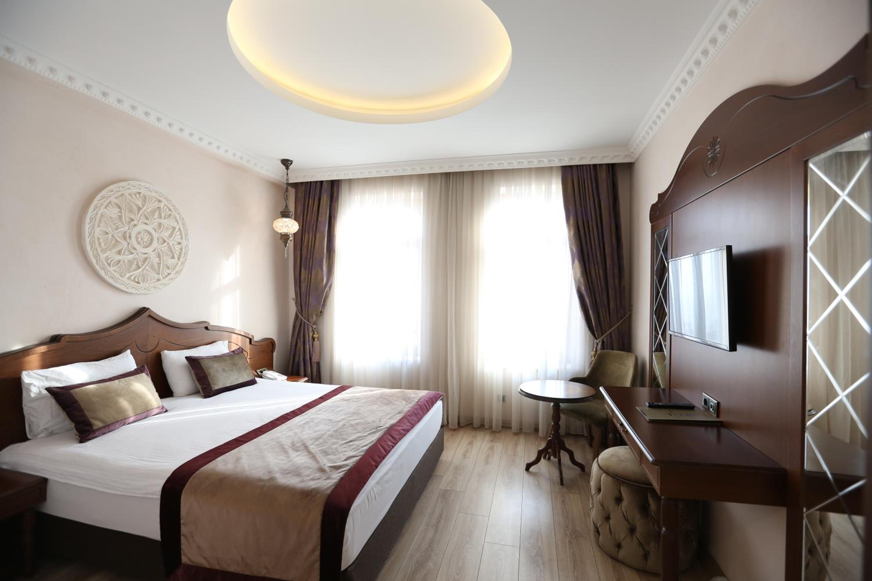 Standard Double or Twin Room with View photo 3
