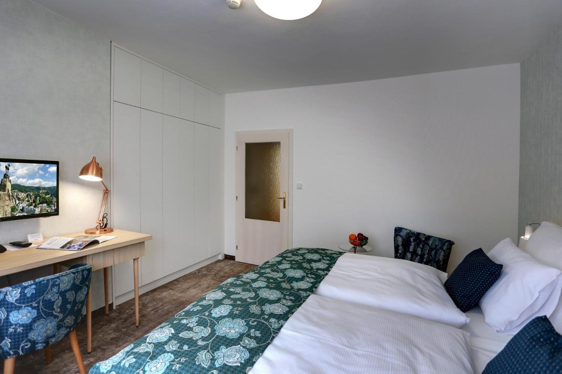 Budget Twin Room photo 2