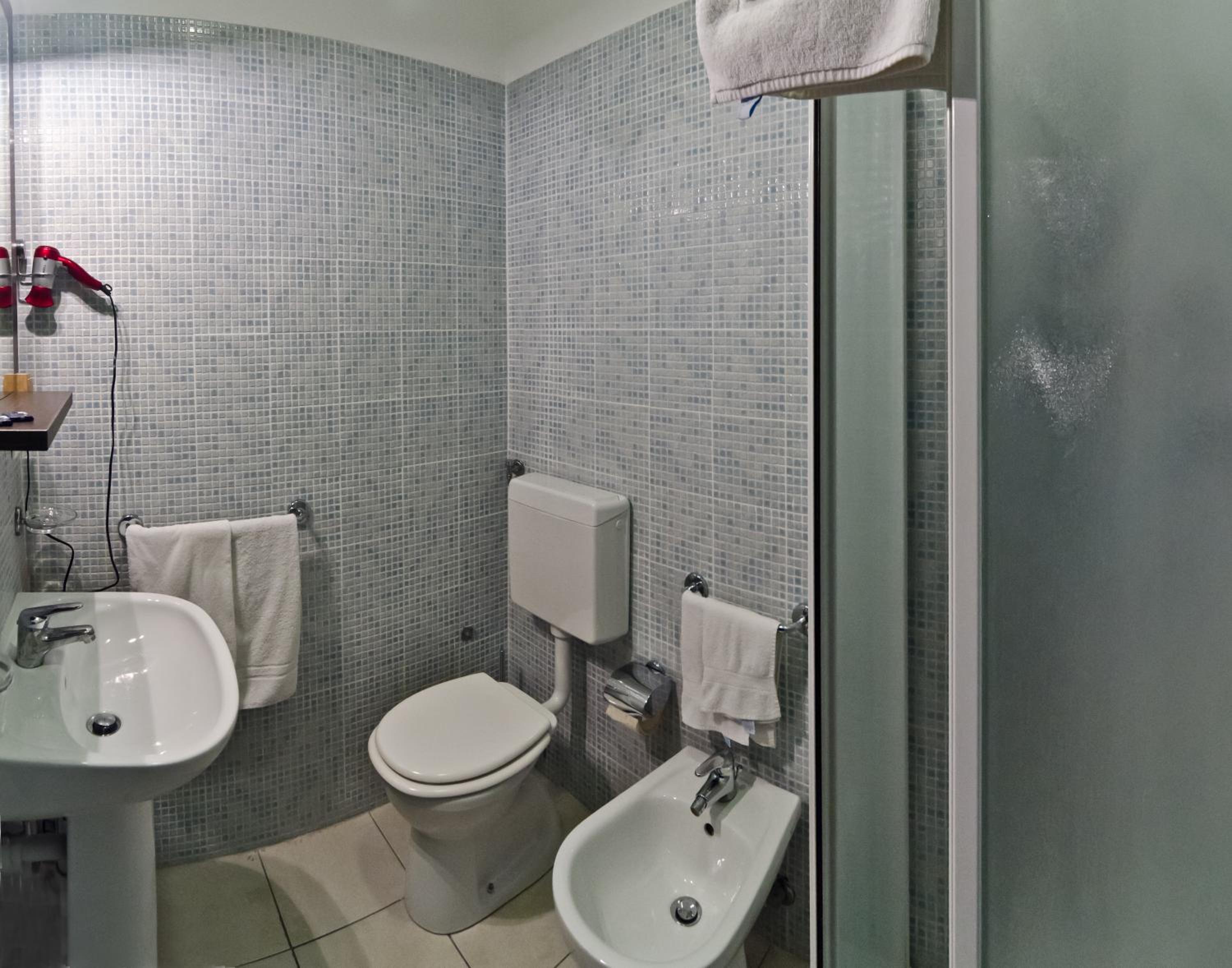Double or Twin Room - Photo 2