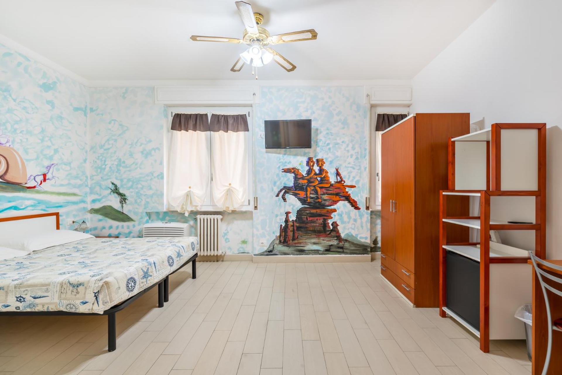 Quadruple Room with Private Bathroom - Photo 4