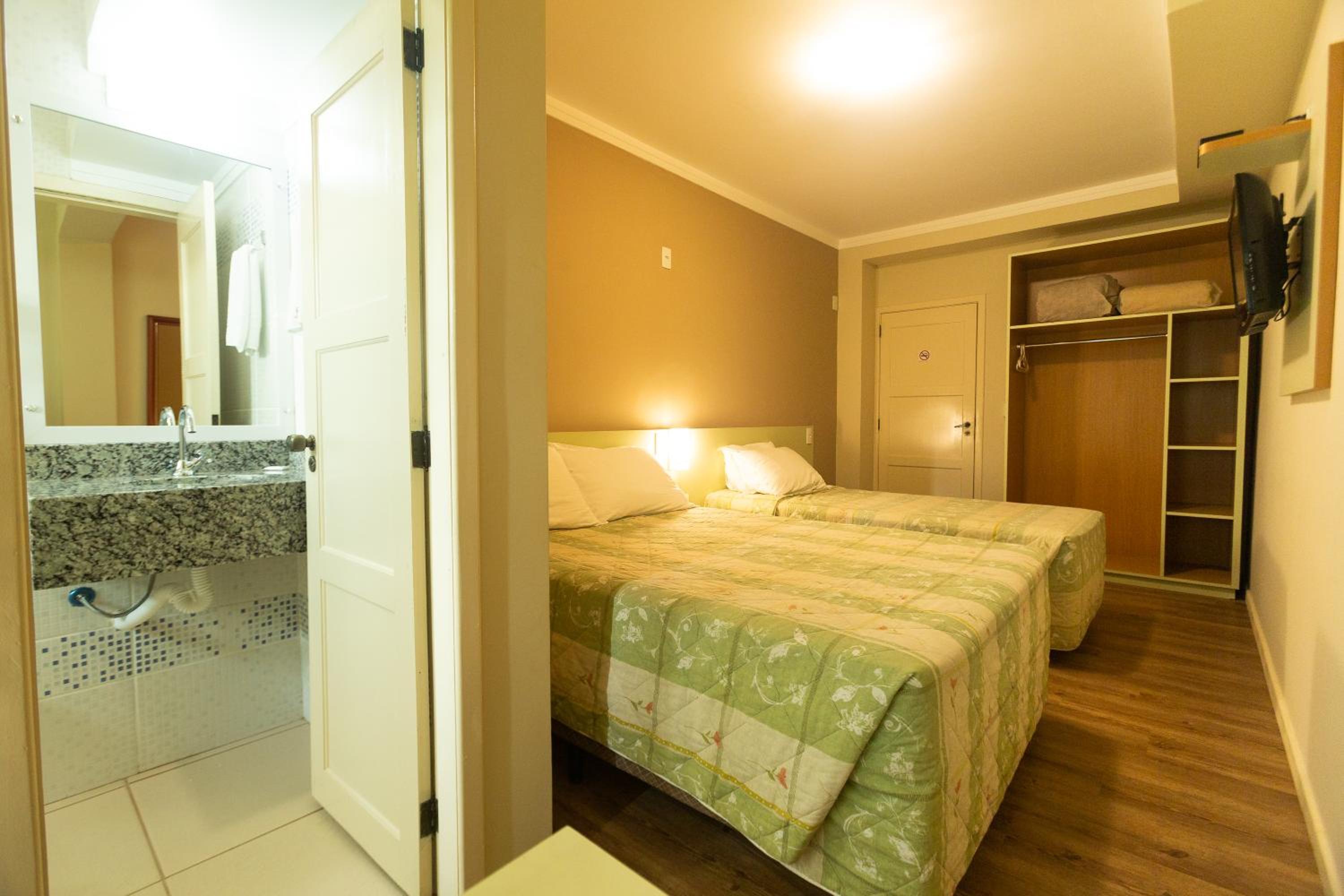 Deluxe Double Room photo 2