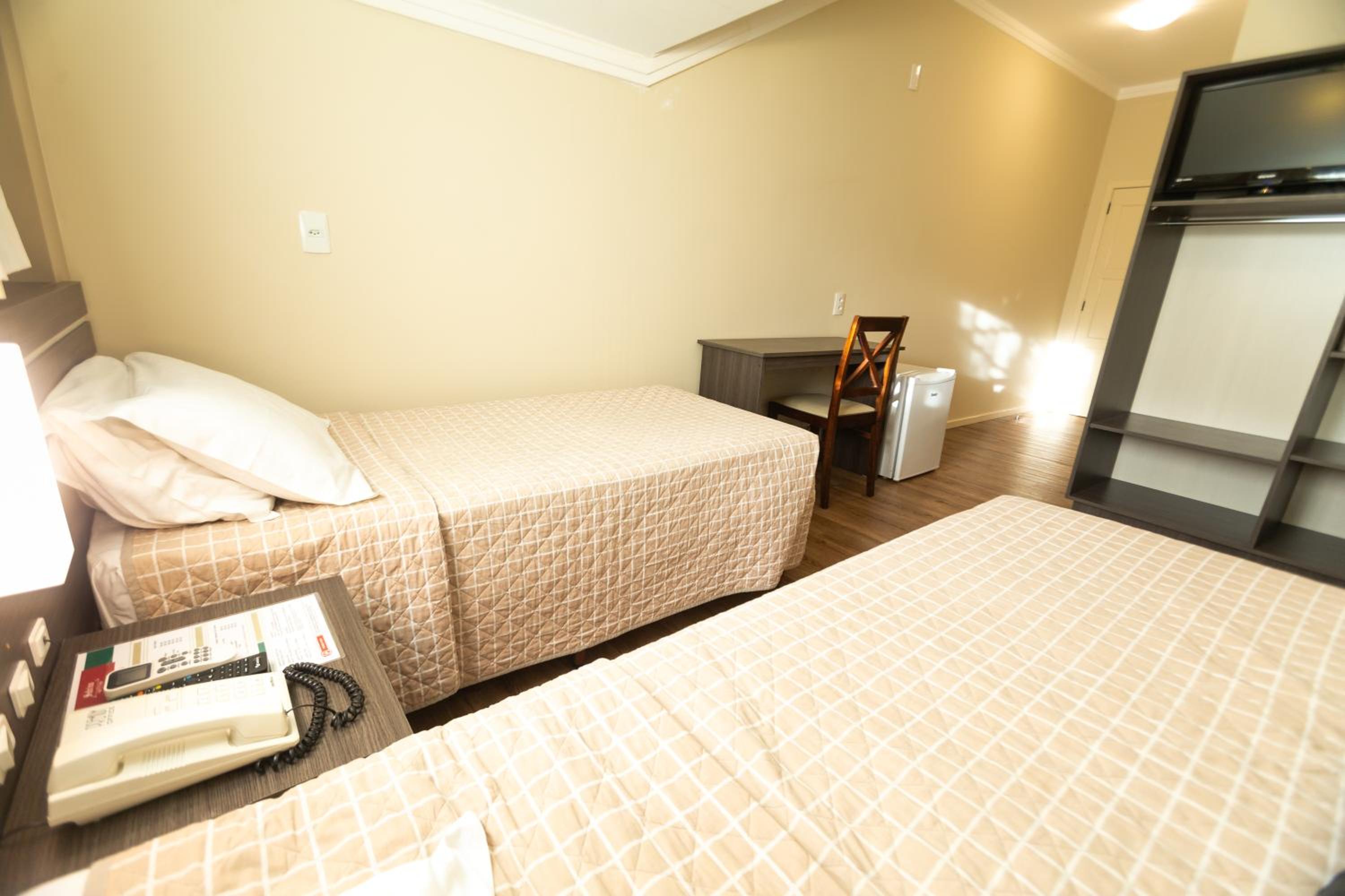 Deluxe Twin Room photo 3