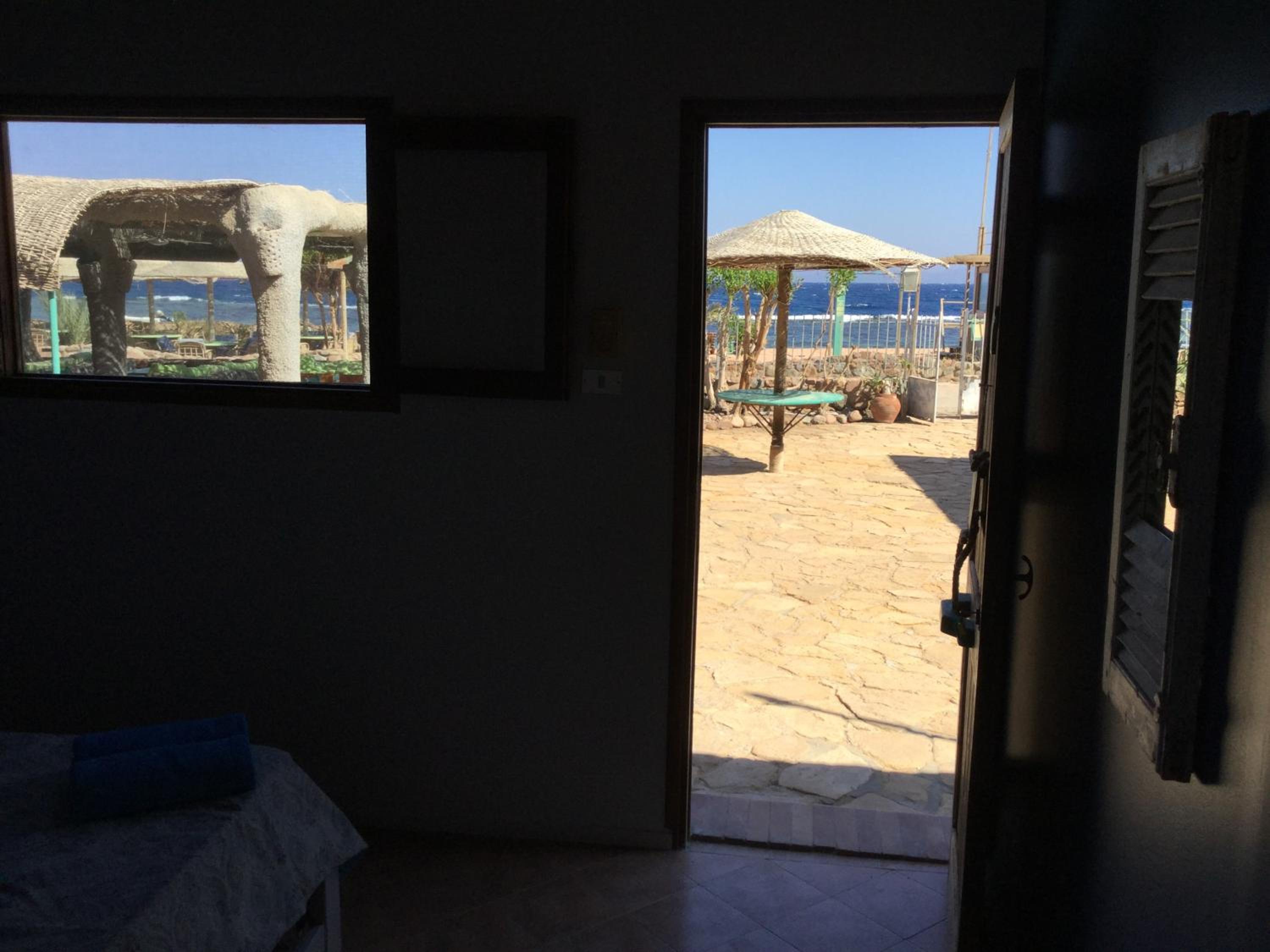 Standard Double or Twin Room - Photo 8