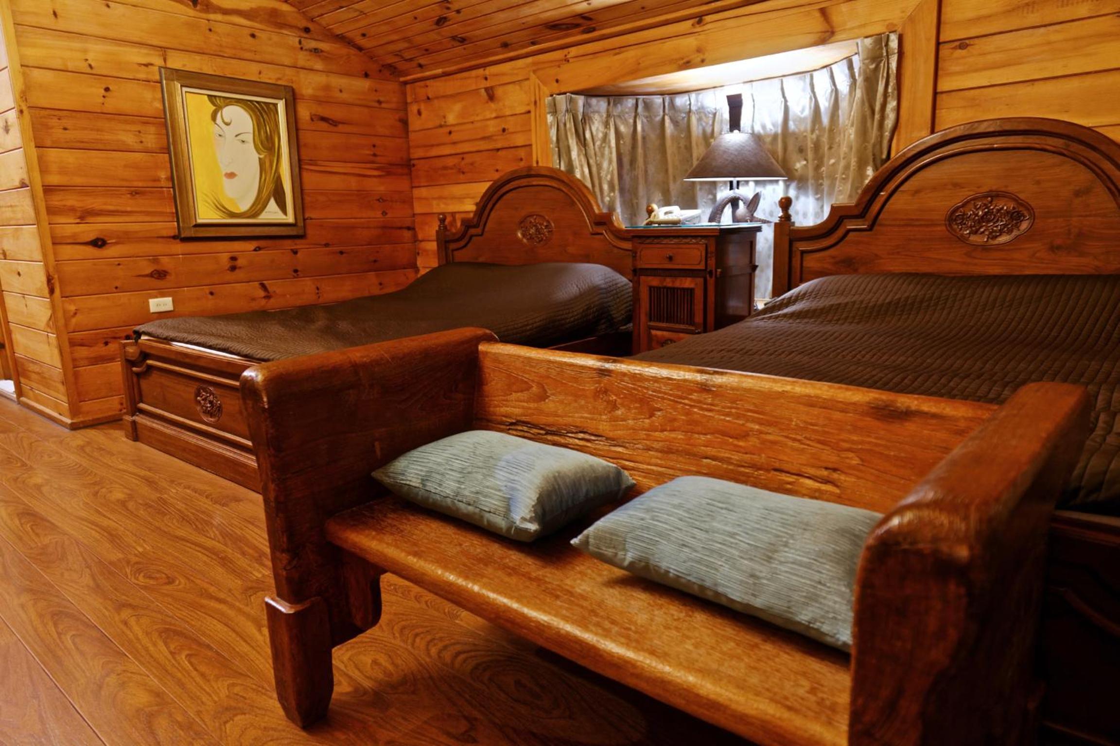 Deluxe Family Room photo 3