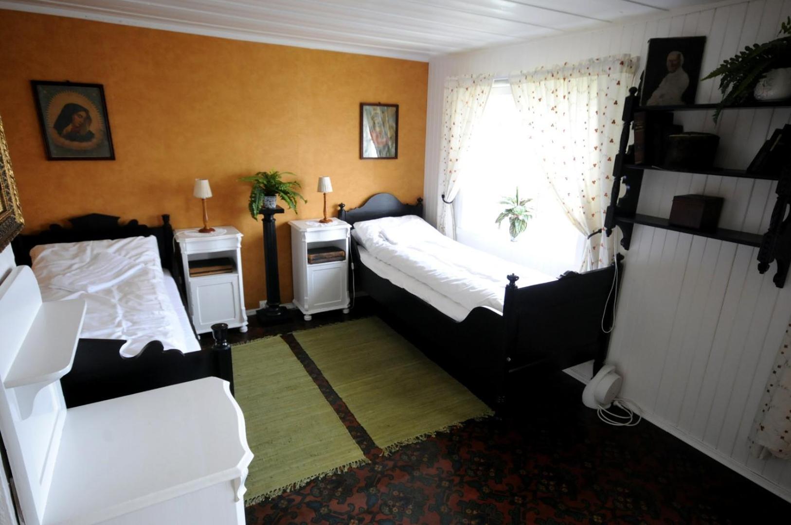 Double or Twin Room - Photo 2