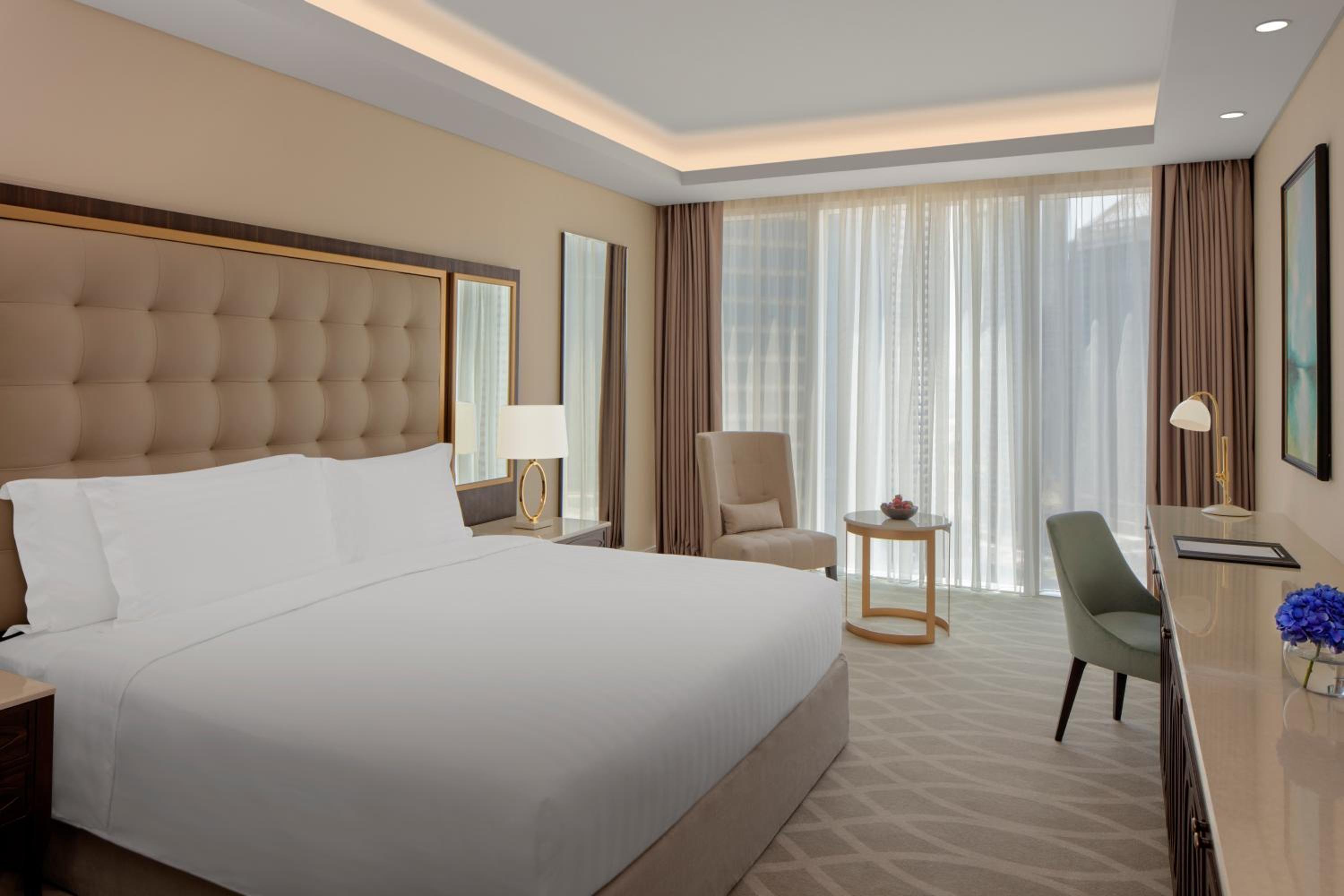 Premier 1 King , High Floor - Photo 2