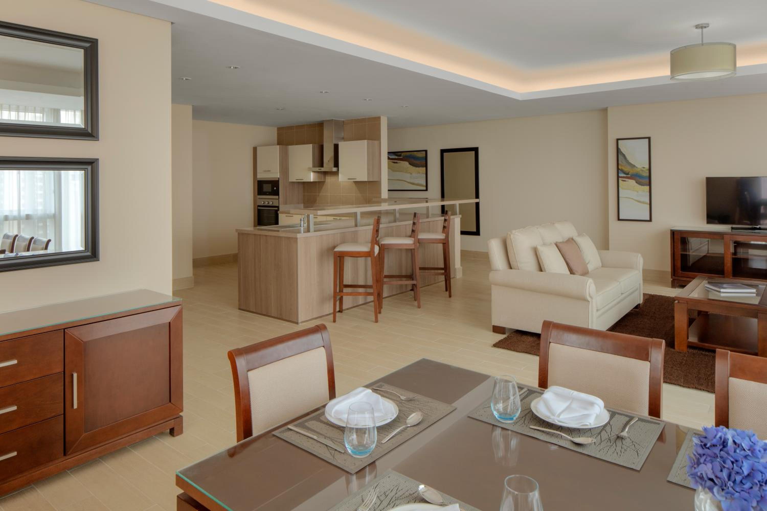 3 Bedroom Apartment - Photo 5
