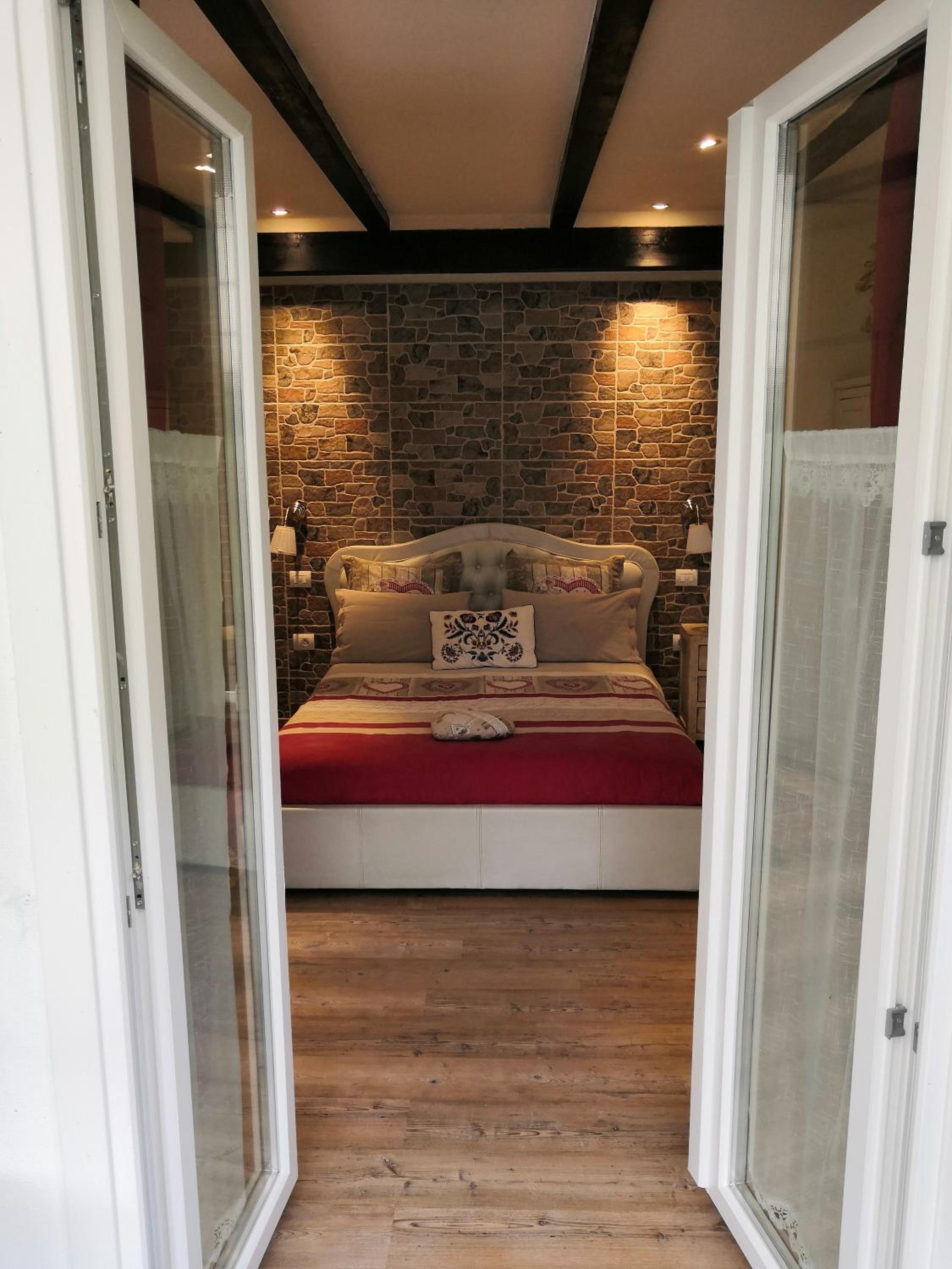 Large Double Room photo 1