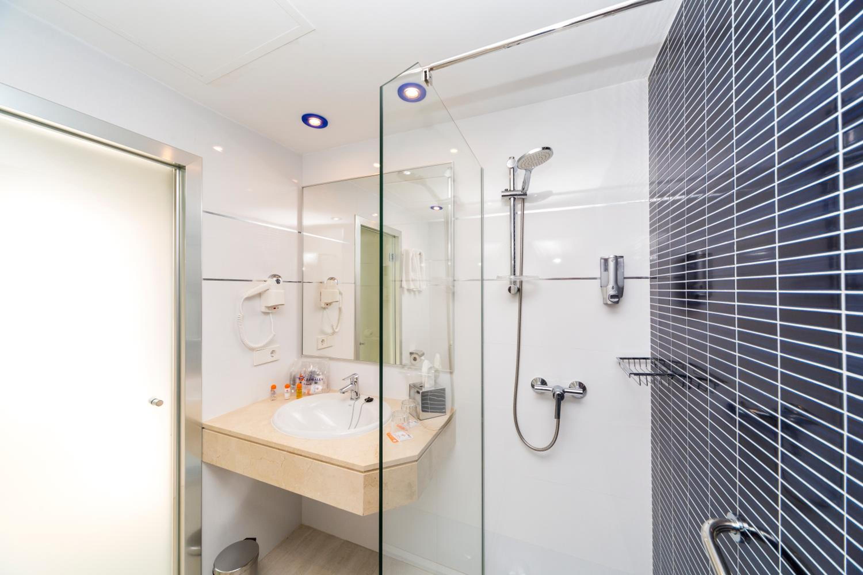 Double Room - Photo 2