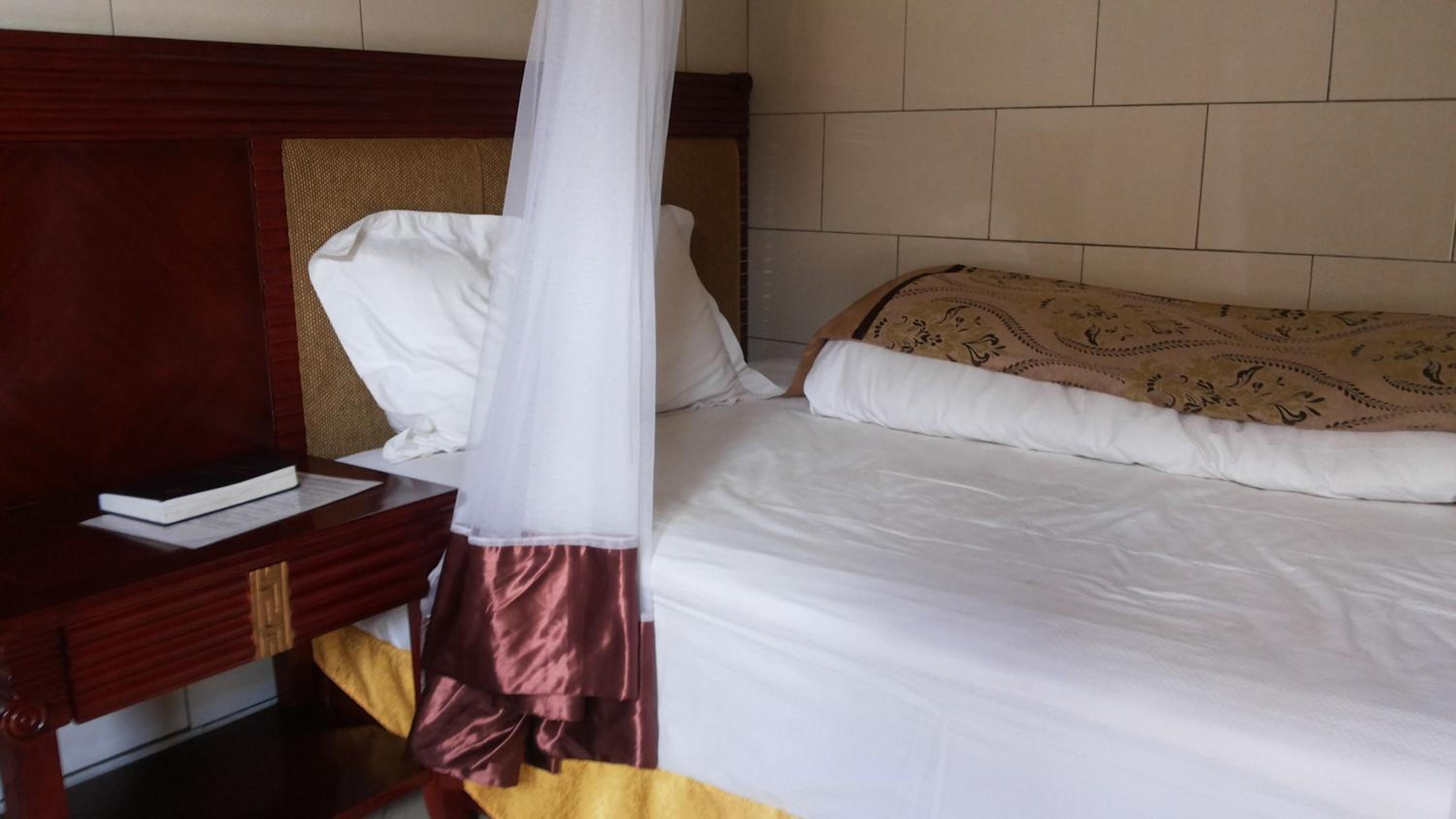 Standard Single Room With Shared Bathroom
