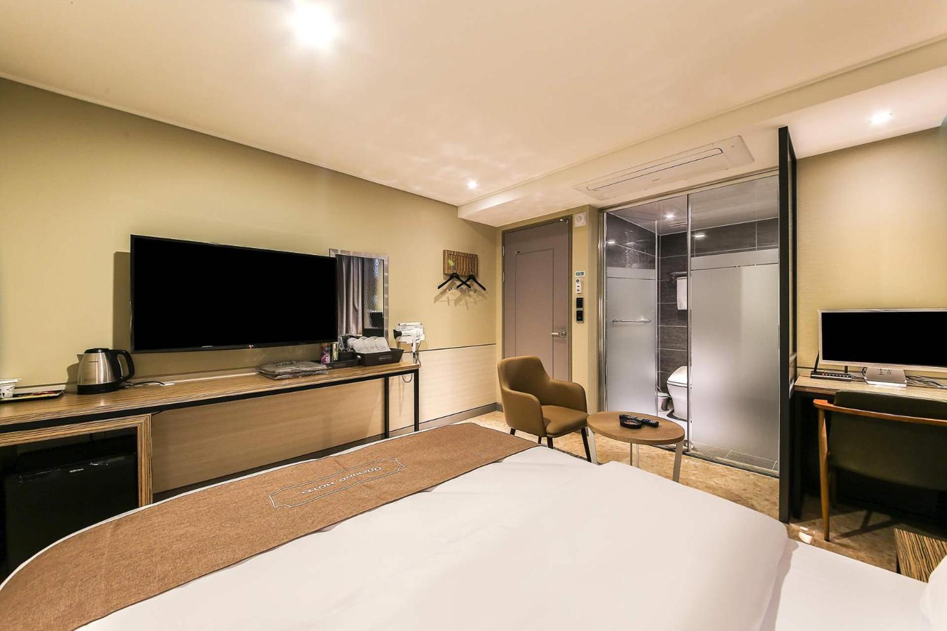 Standard Double Room - Photo 6