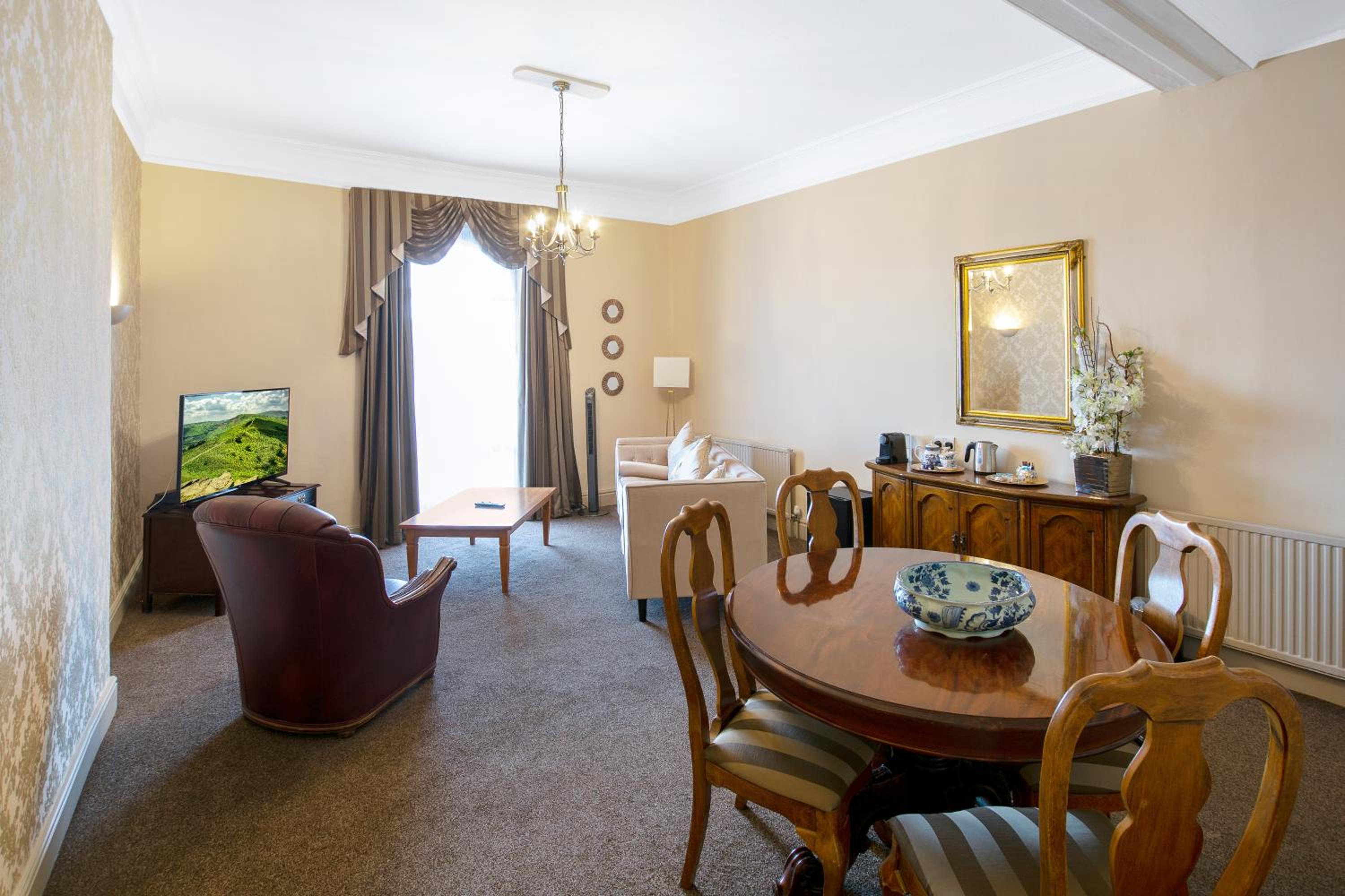 Suite - Photo 4