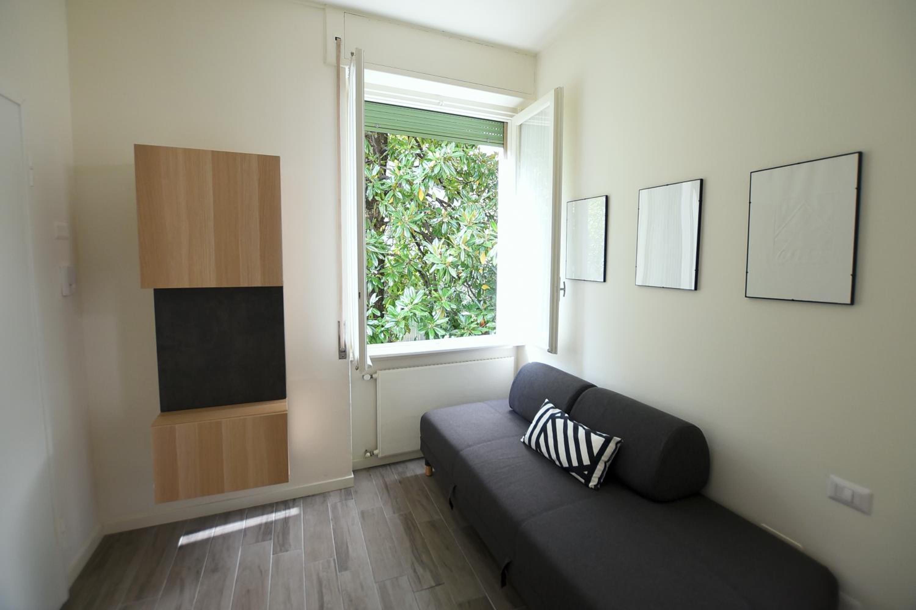 Apartment with Balcony -  via Enrico Pessina 5