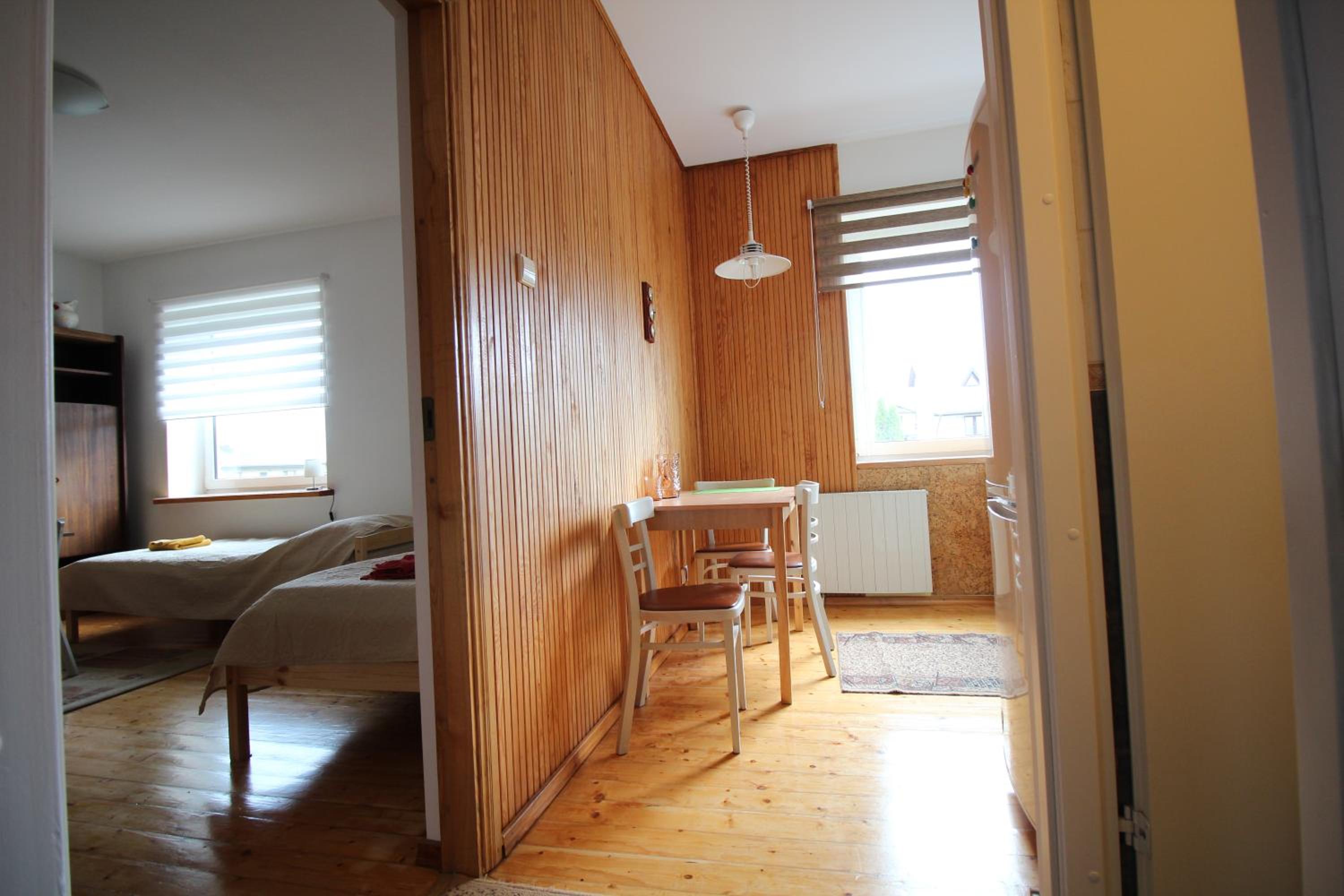 One-Bedroom Apartment - Photo 3