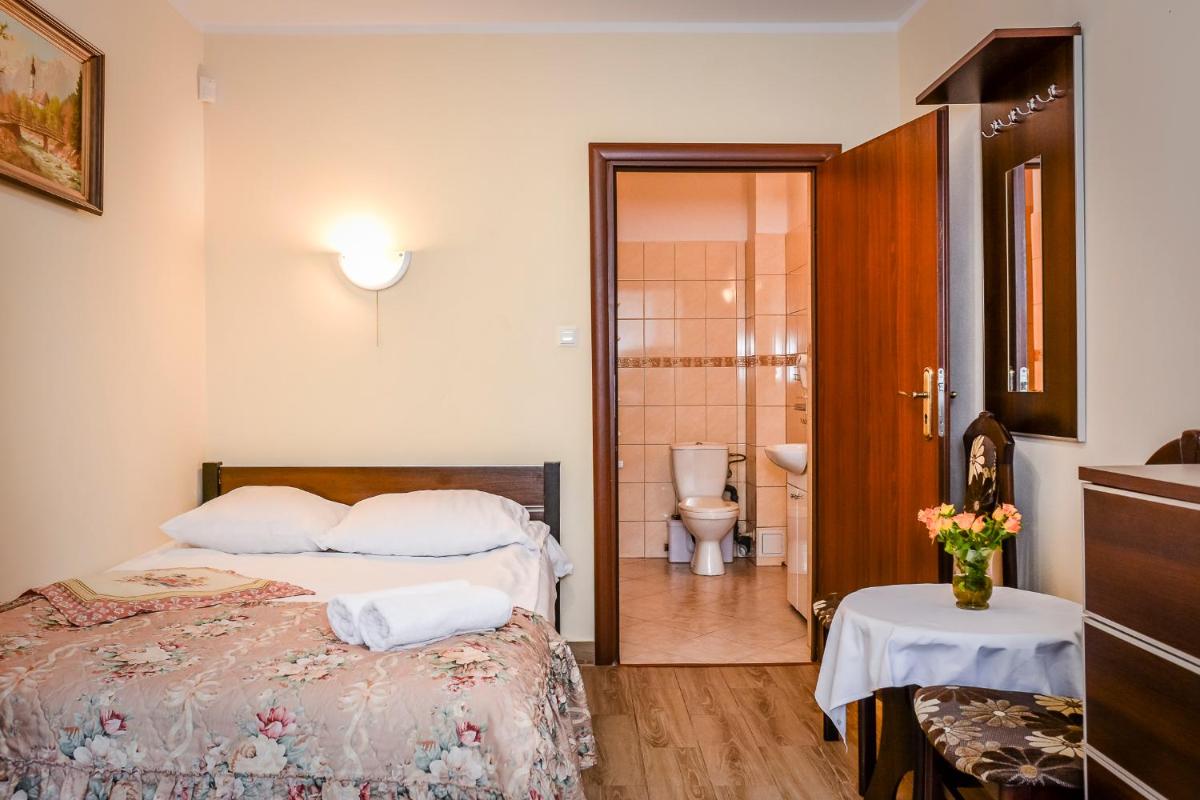 Double Room - Photo 2