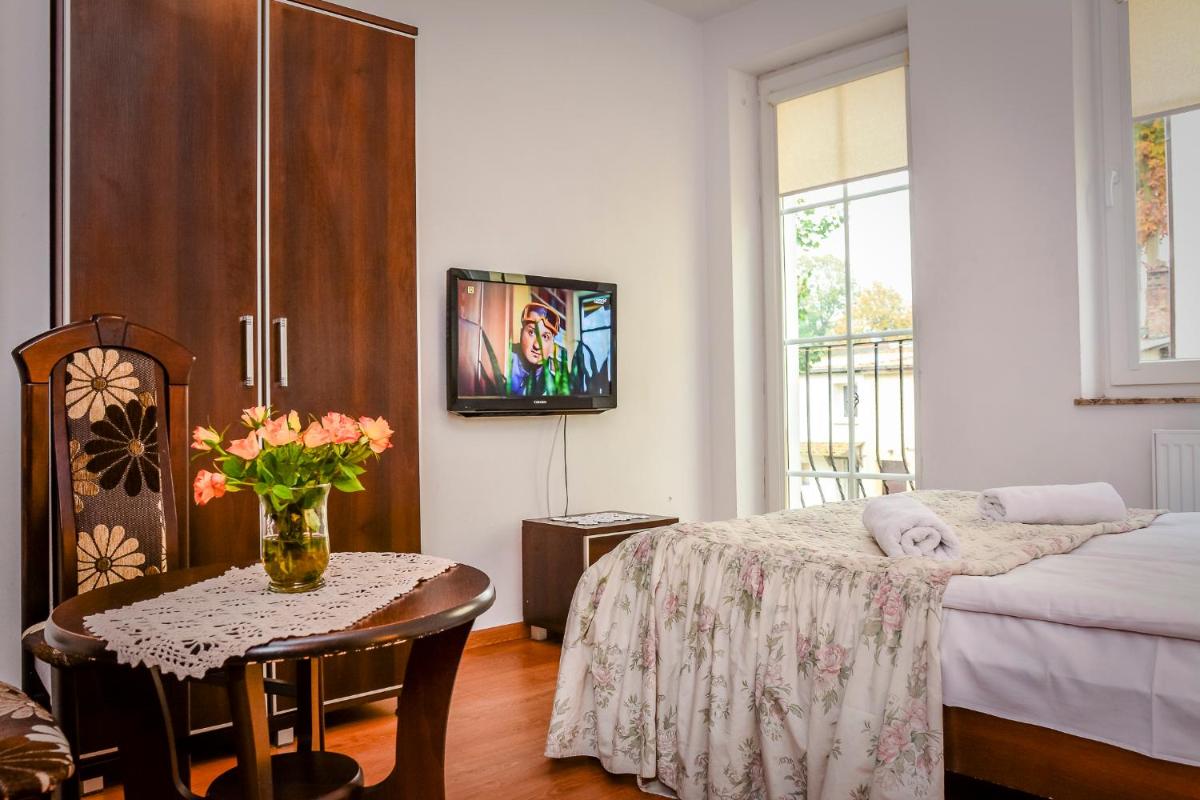 Small Single Room photo 3