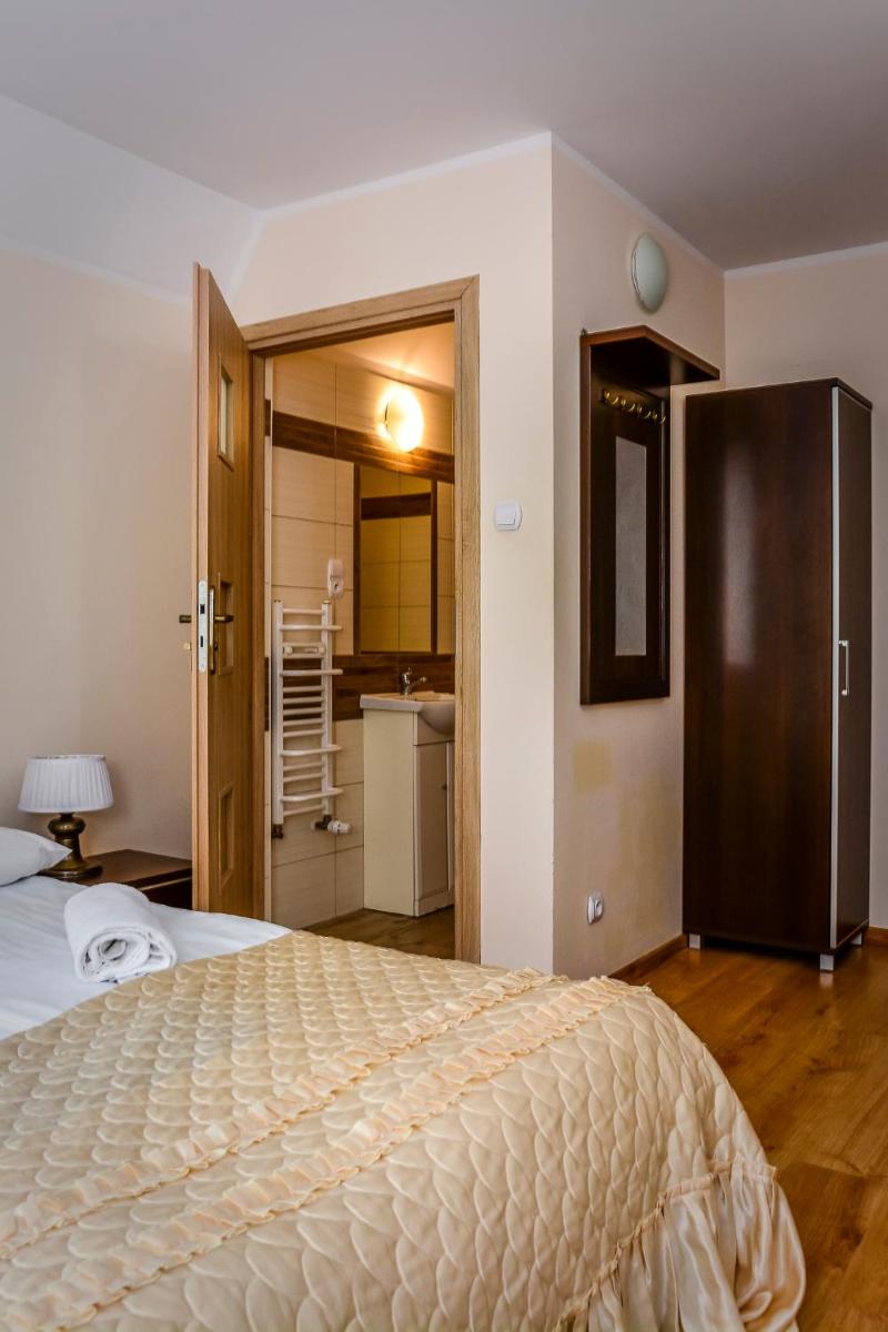 Double Room - Photo 8