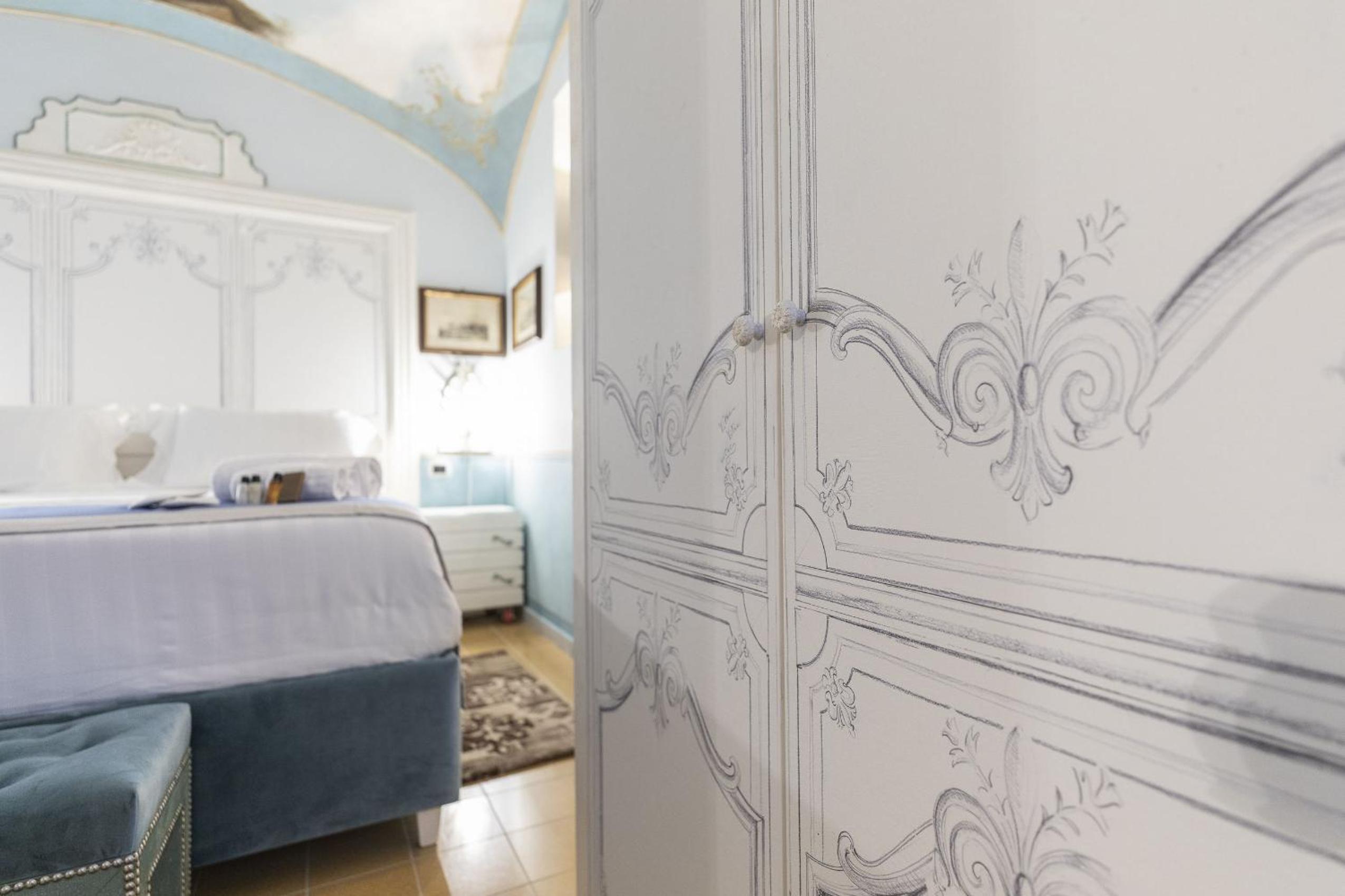 Double Room - Photo 12