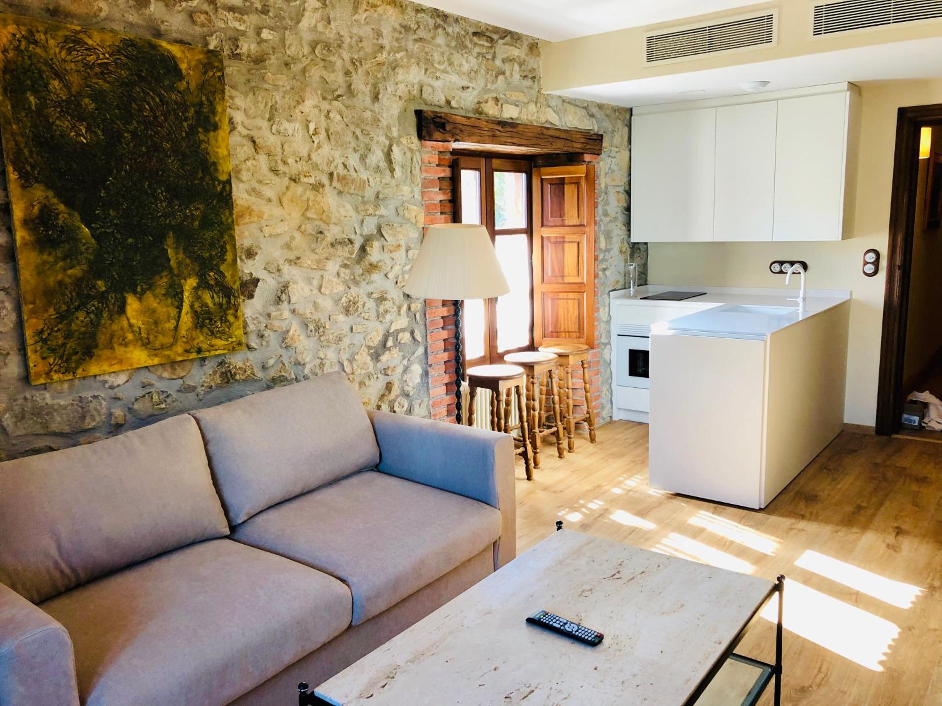 Premium Suite - Photo 9