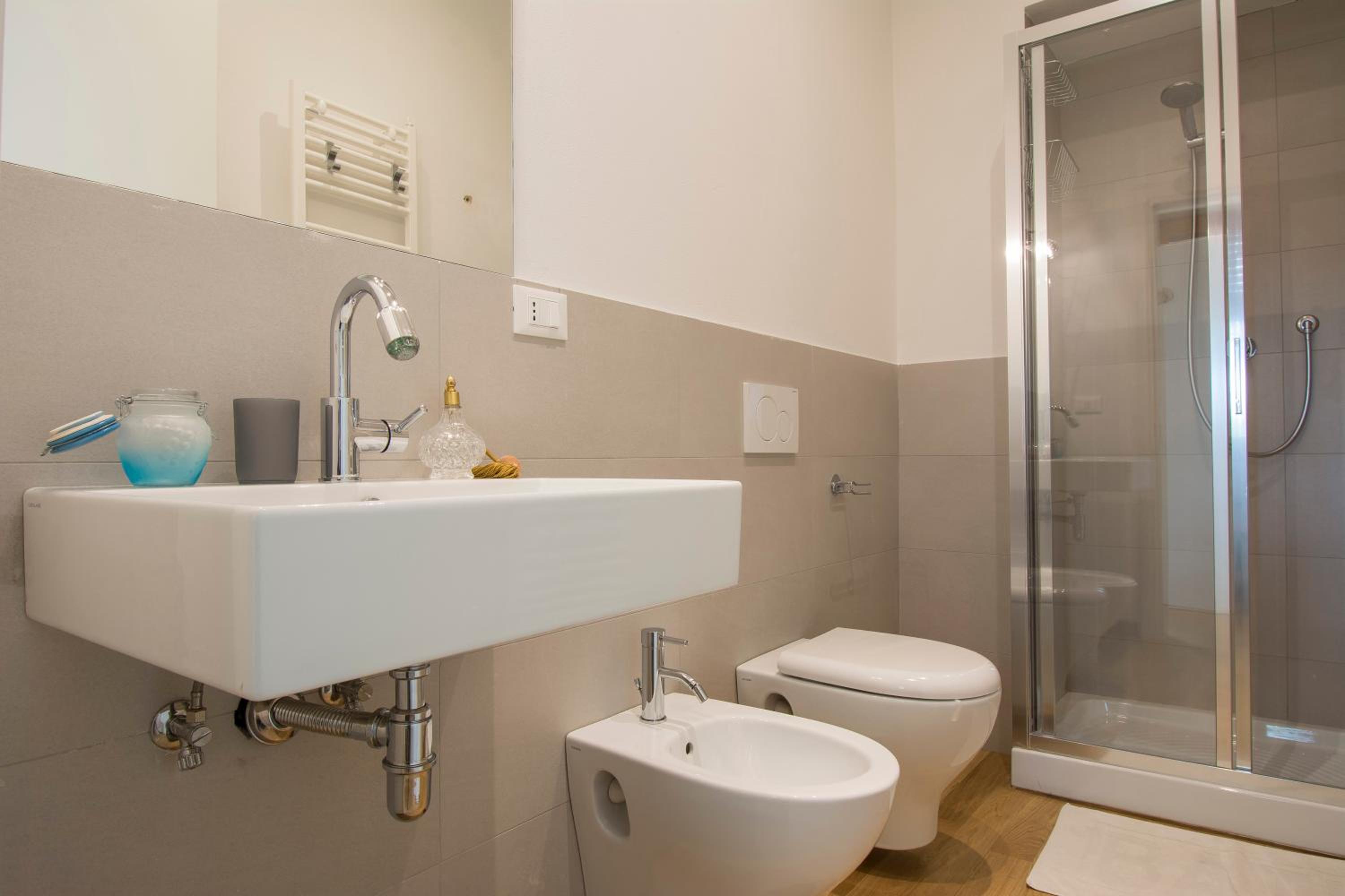 Double Room with Private Bathroom - Photo 3