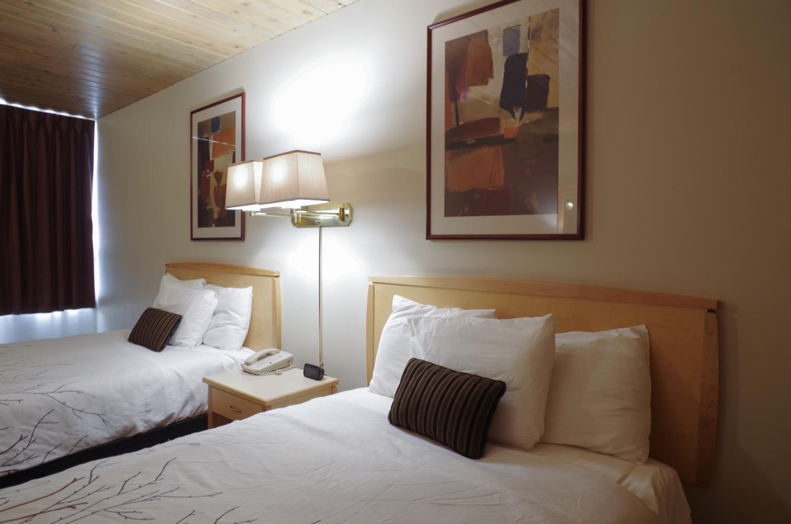 Double Room with Two Double Beds - Non-Smoking photo 1