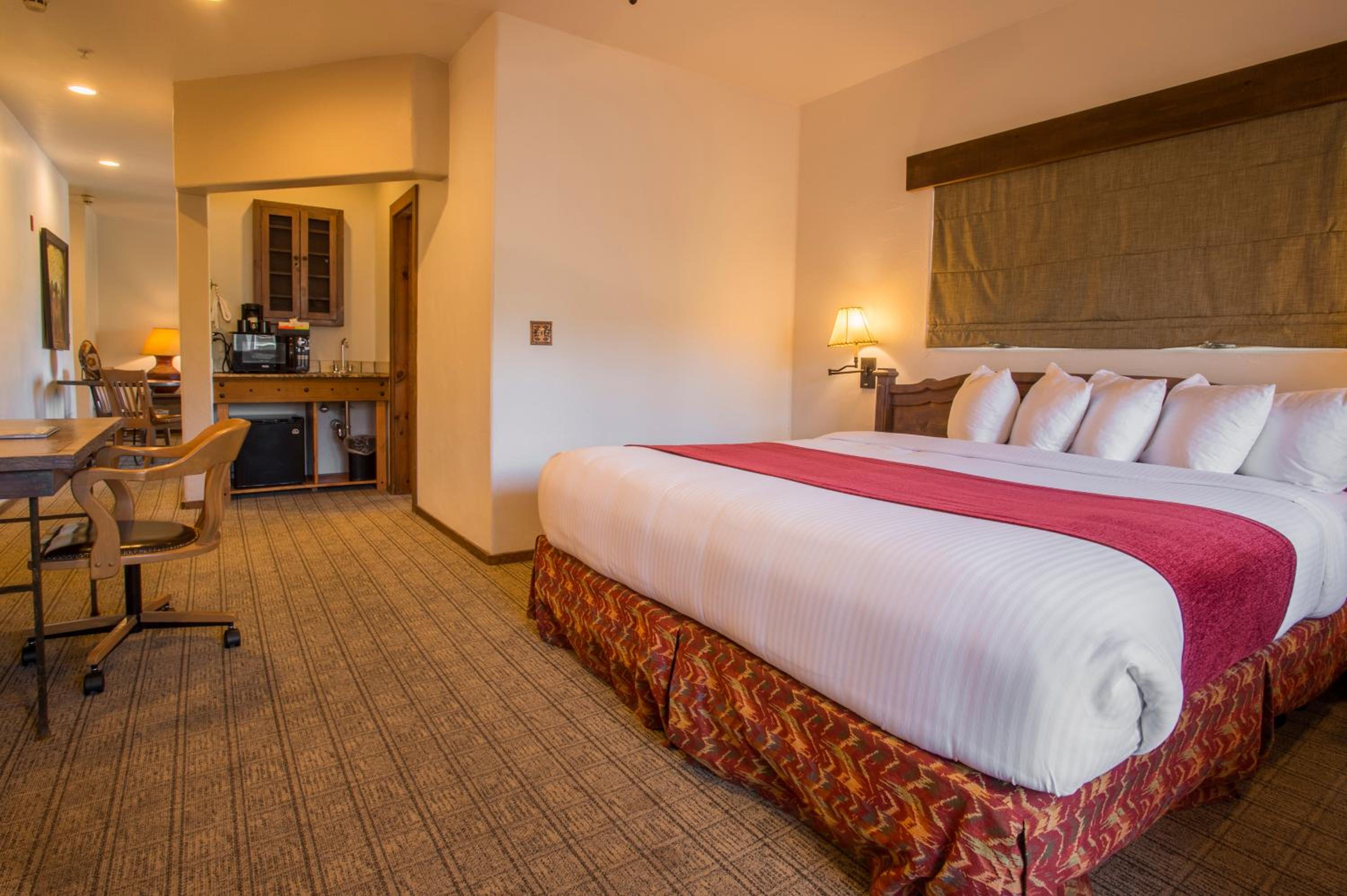 Santa Fe Executive Suite - Photo 4