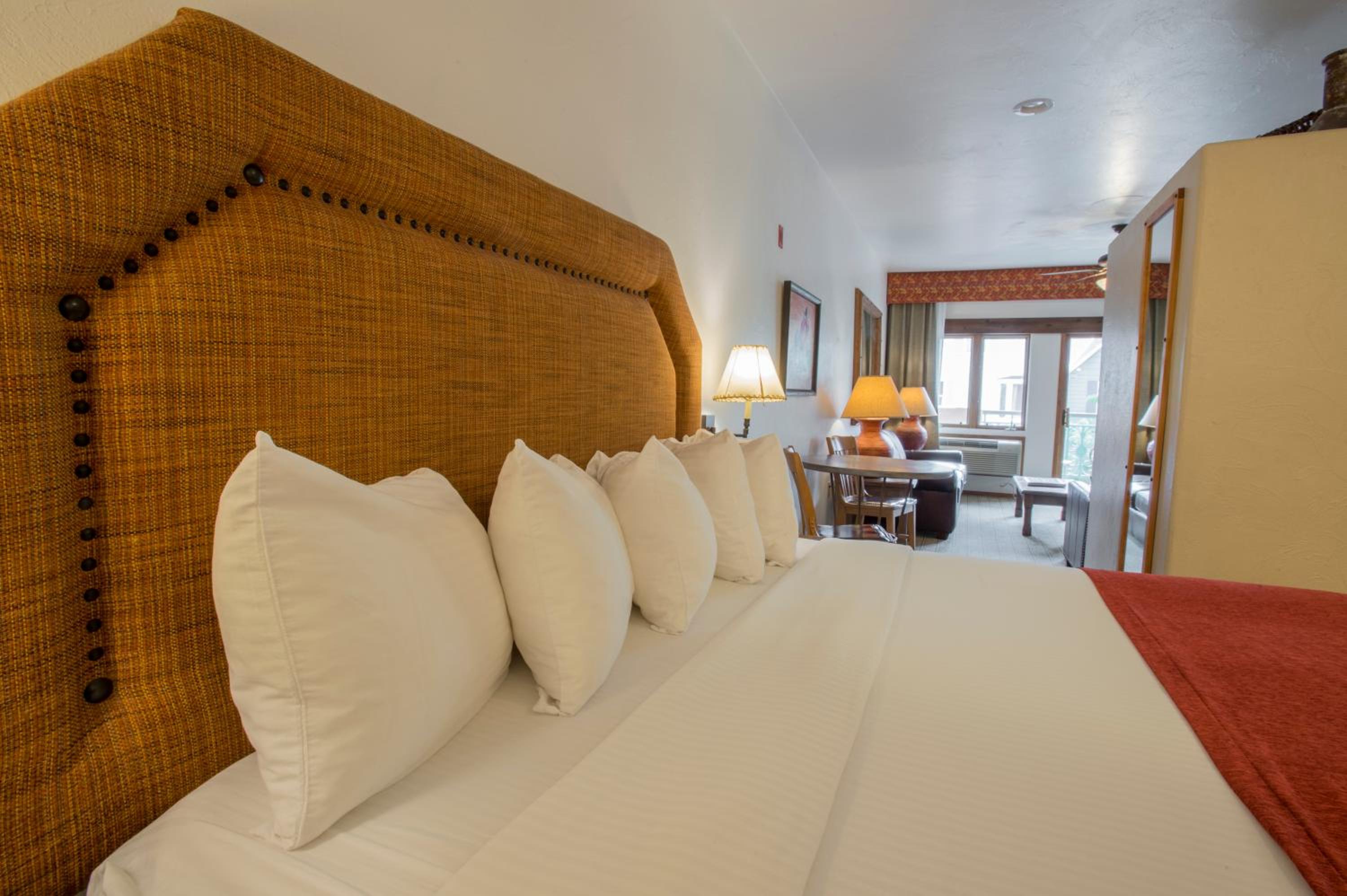 Navajo Junior Suite - Photo 1