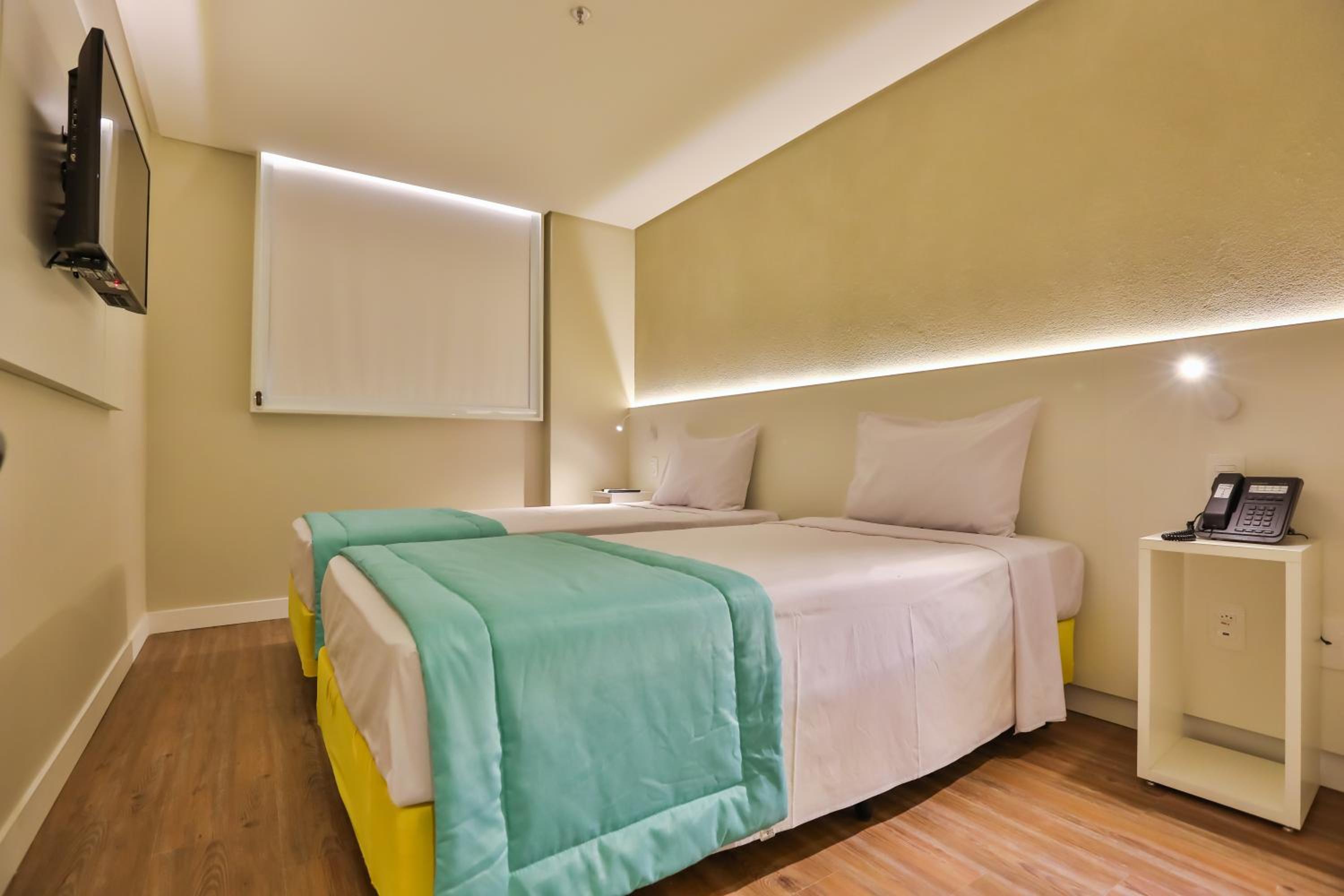 Standard Twin Room photo 3