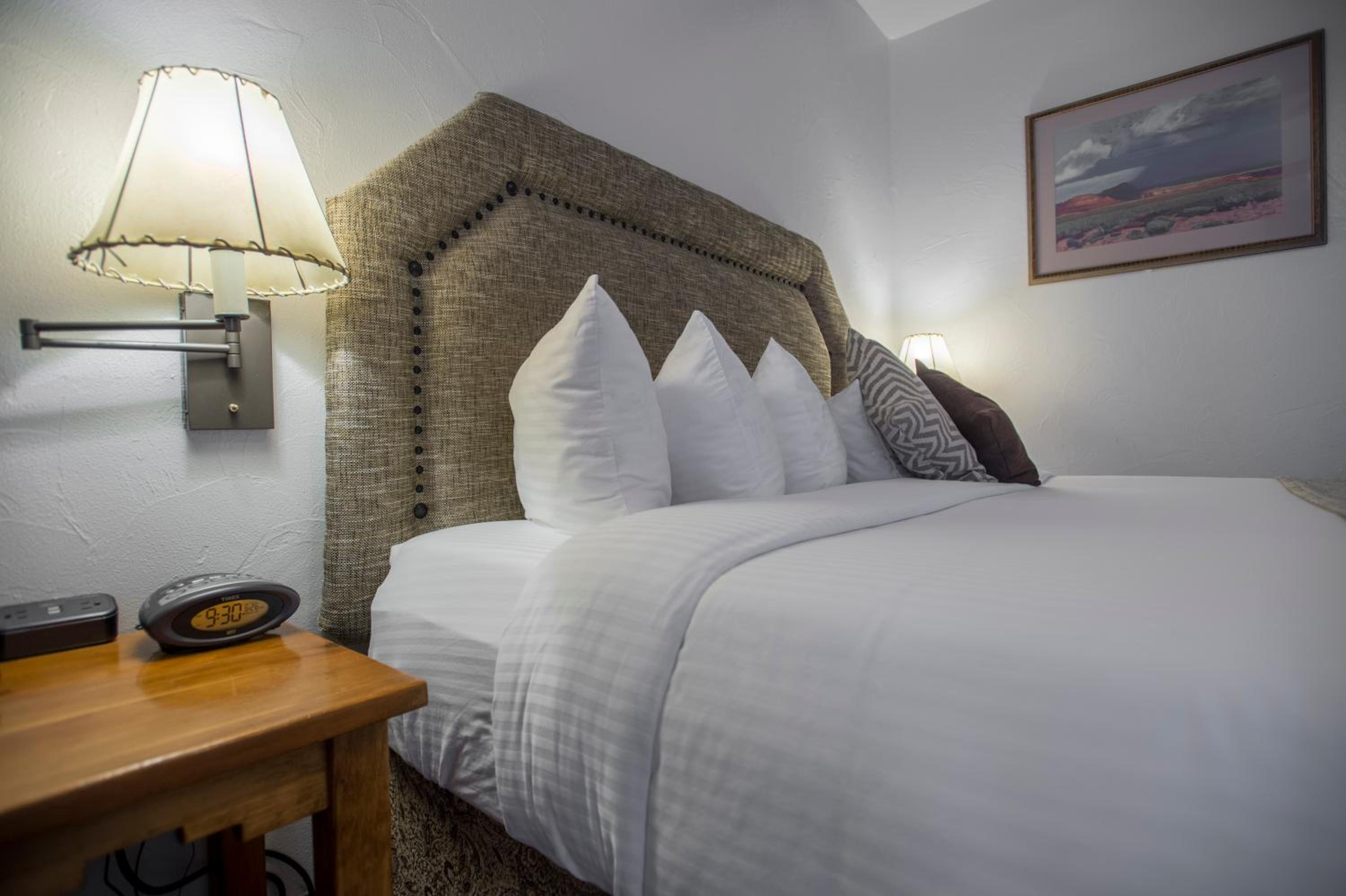 Traditional King Room - Photo 1