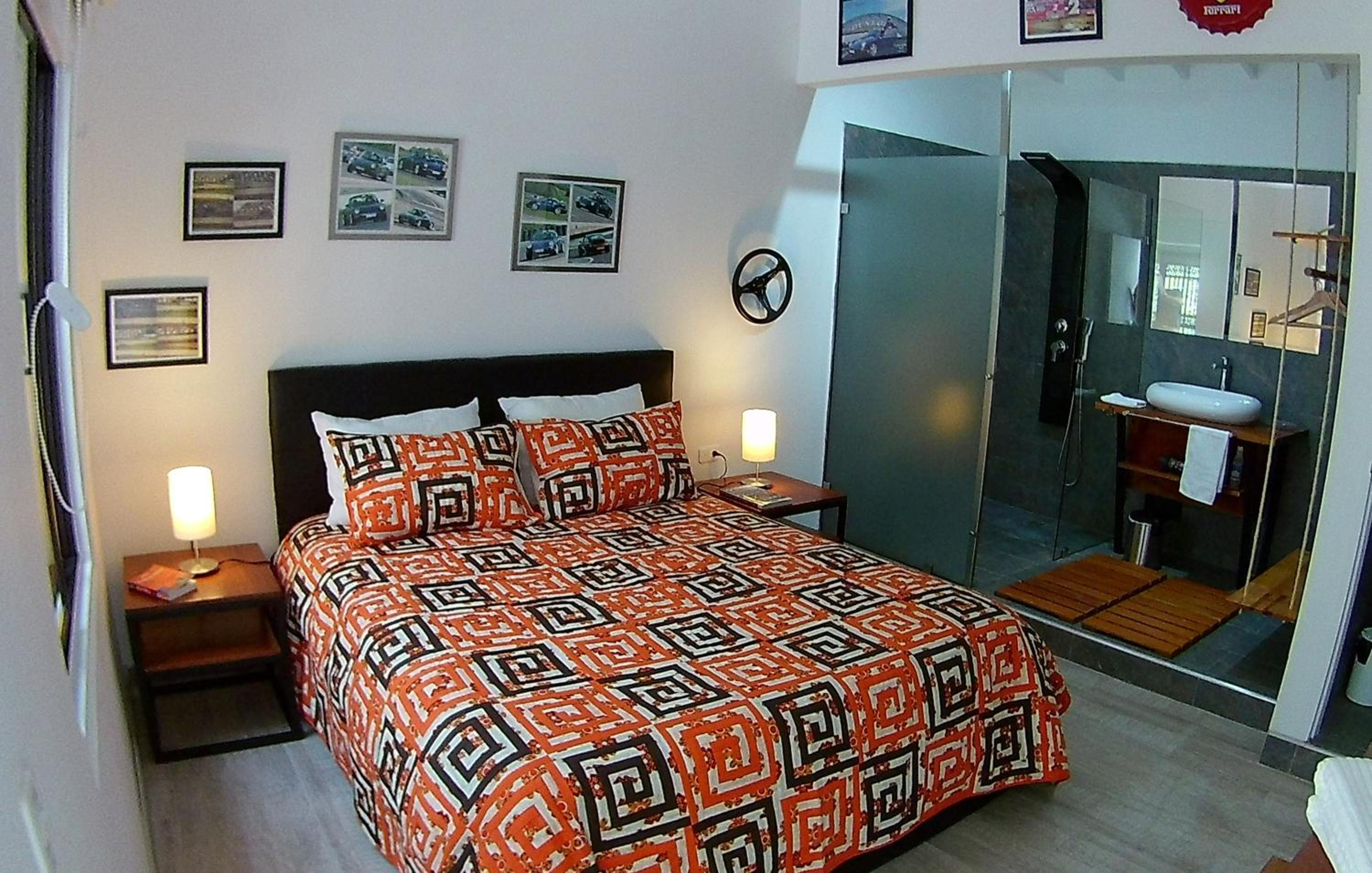 Large Double Room photo 3