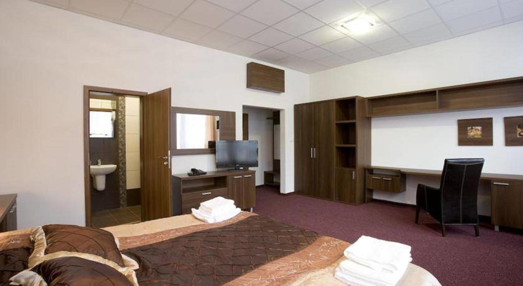 Classic Double Room