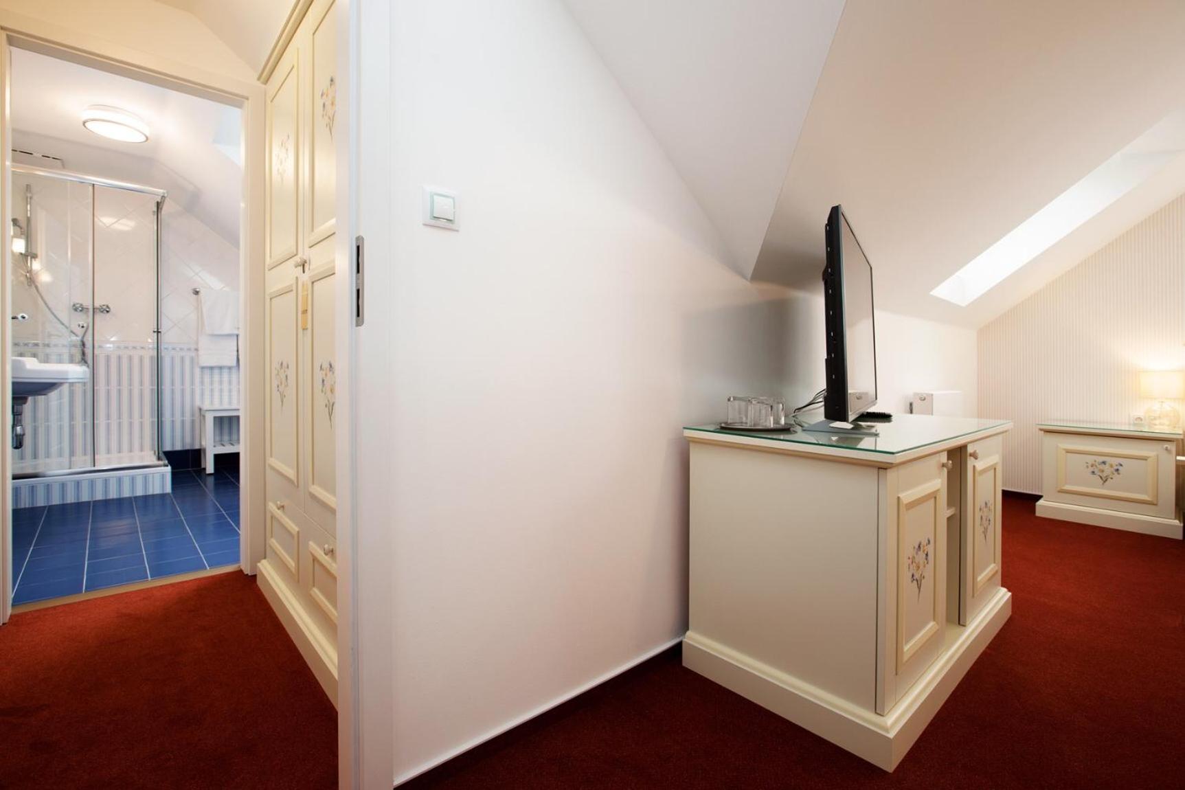 Deluxe Triple Room - Photo 1