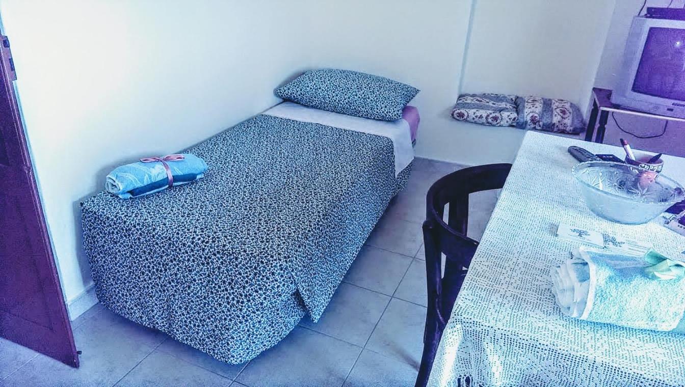 One-Bedroom House - Photo 19