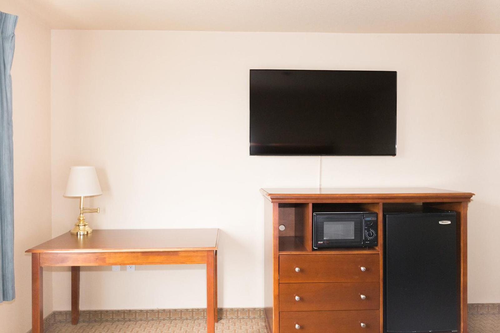 Standard King Room - Pet Friendly - Photo 2