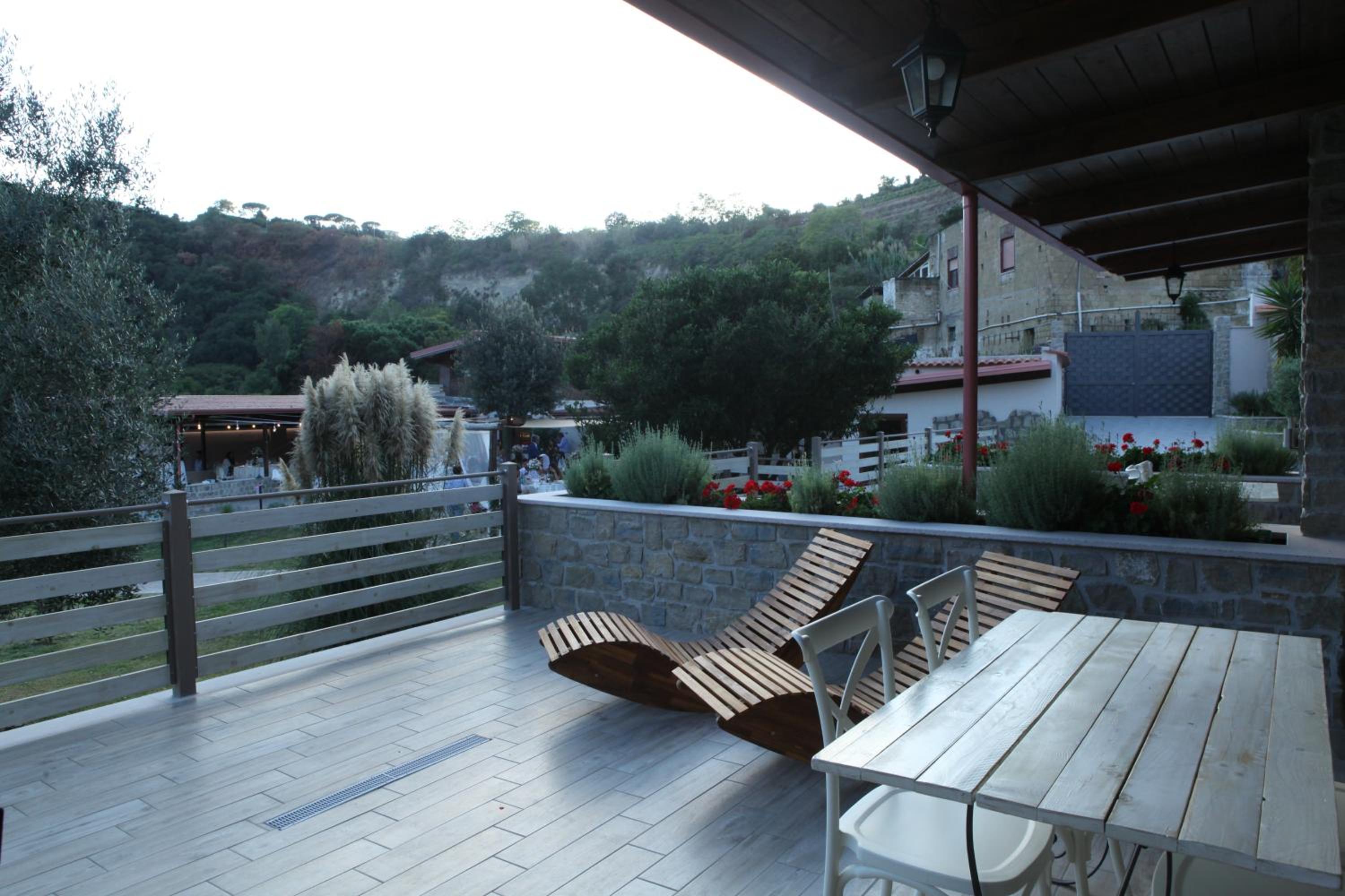 King Room with Garden View - Photo 9