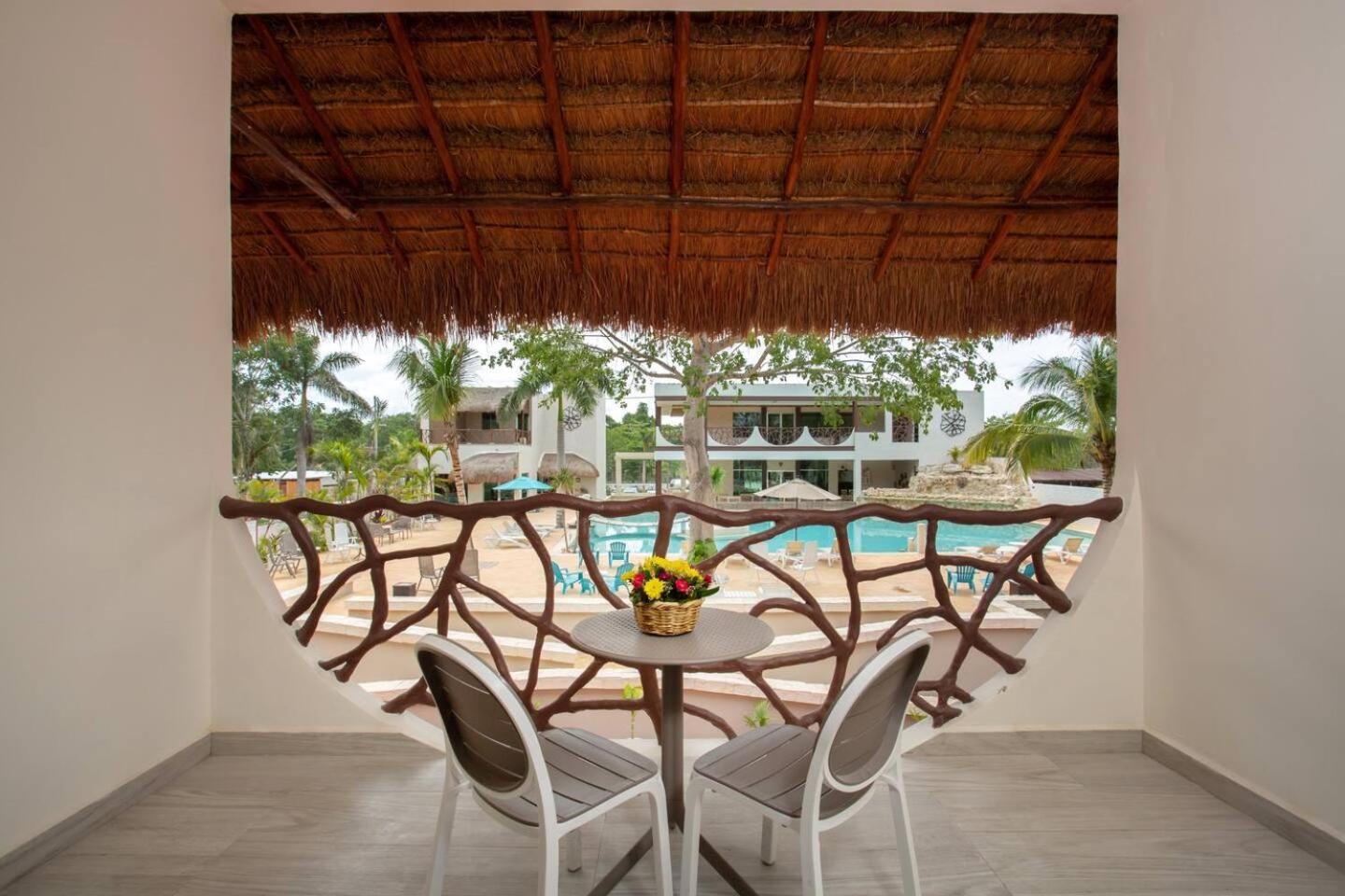Double Room with Balcony - Photo 6