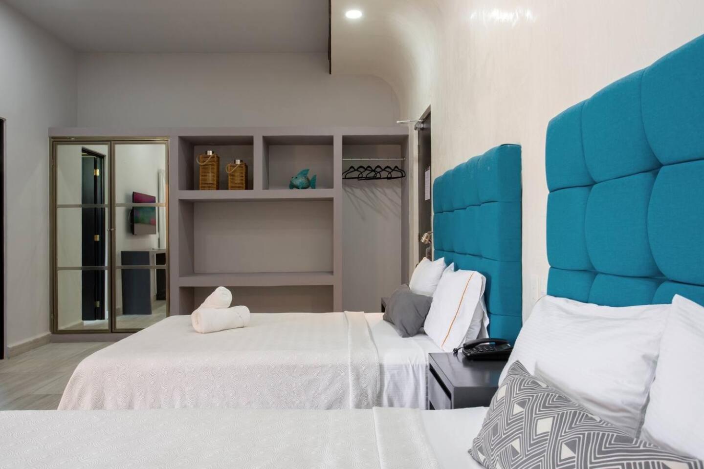 Double Room with Balcony - Photo 5