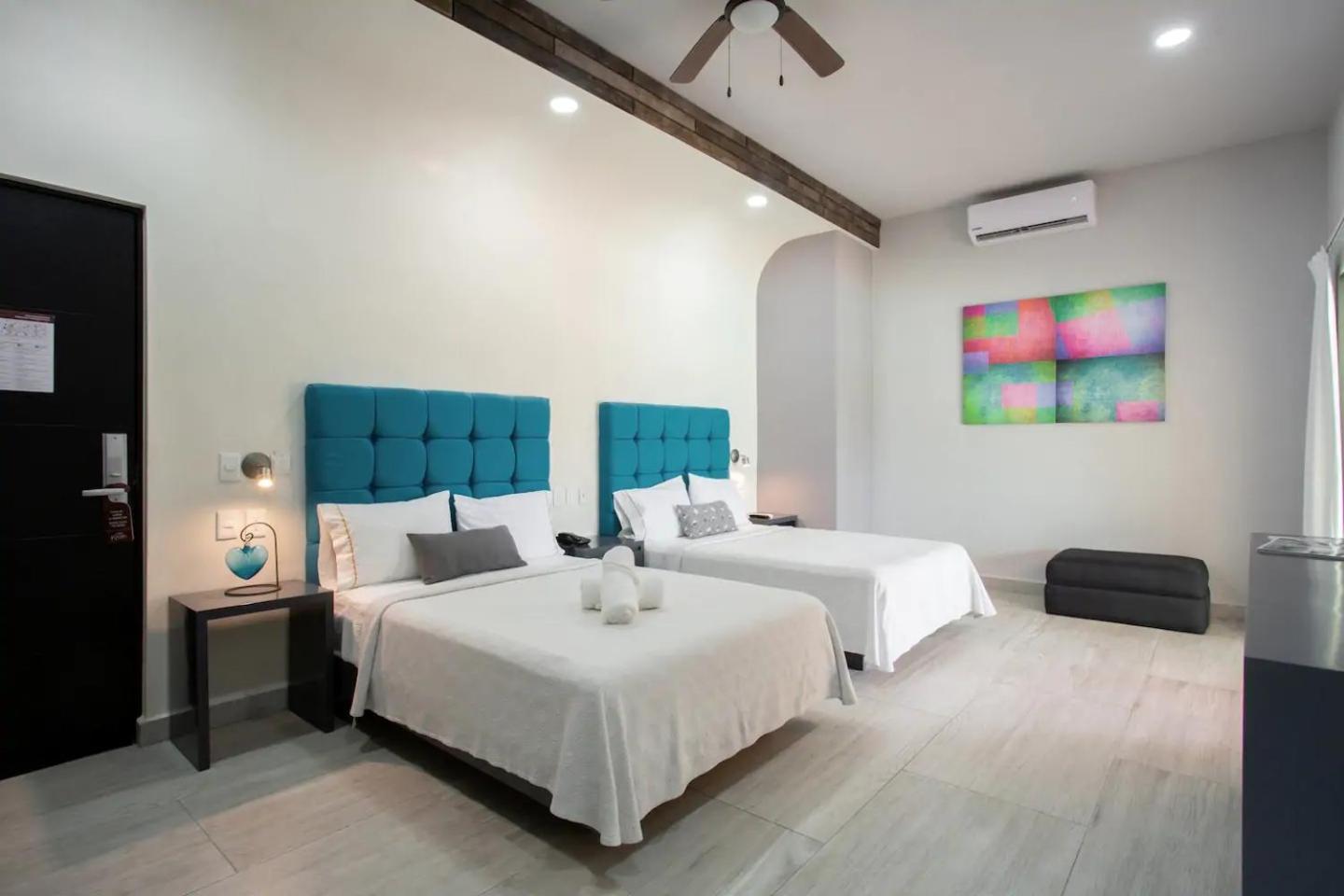 Double Room with Balcony - Photo 7