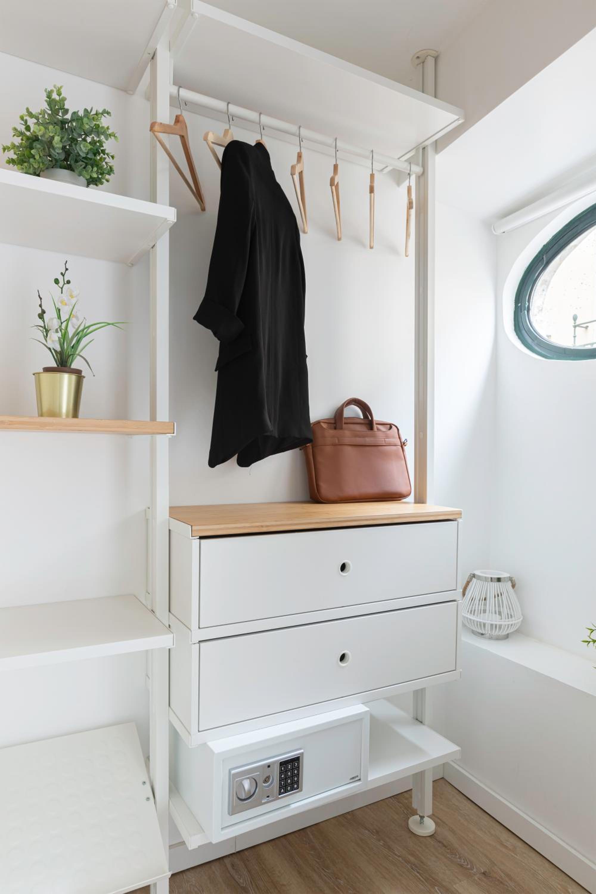 Studio with Kitchen and Sofa Bed photo 2