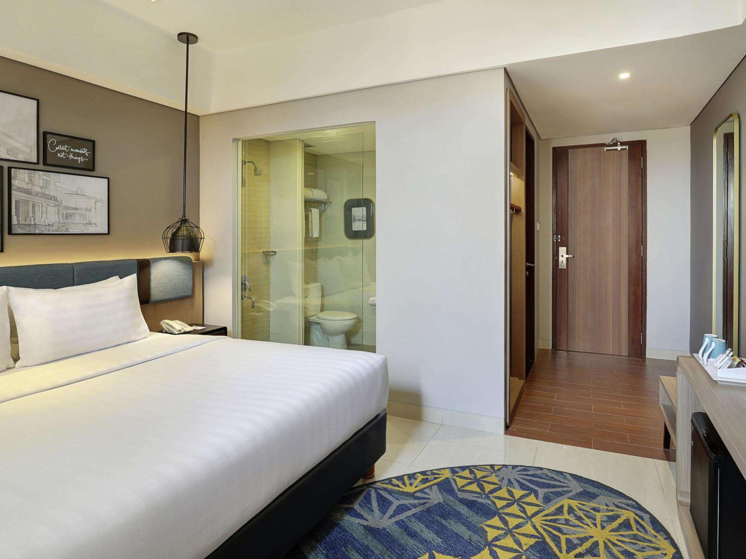 Deluxe King Room photo 2