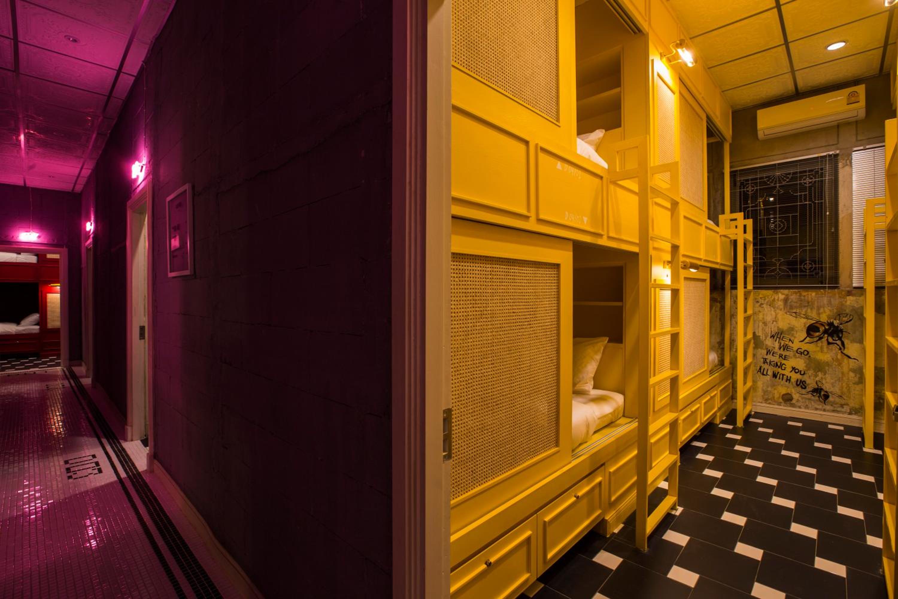 Bed in 8-Bed Dormitory Room photo 1