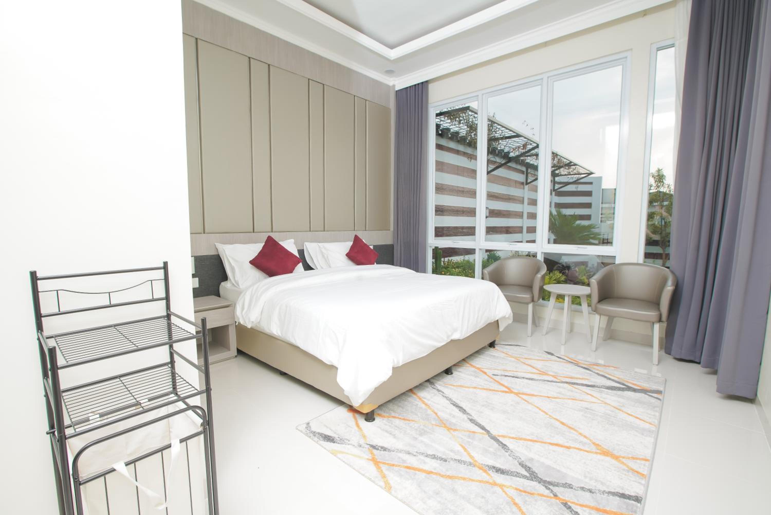 Three-Bedroom Villa - Photo 13