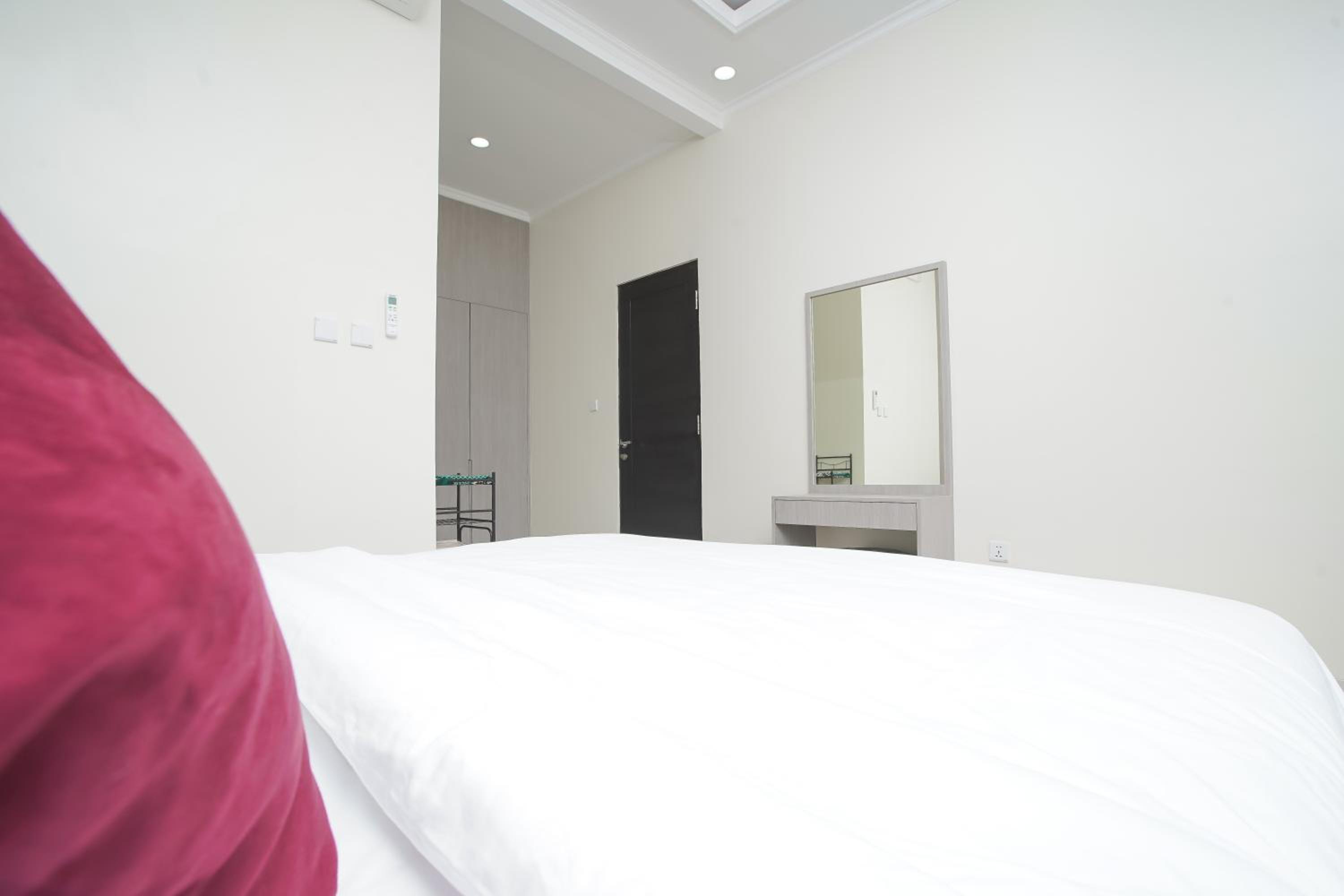 Two-Bedroom Villa - Photo 4