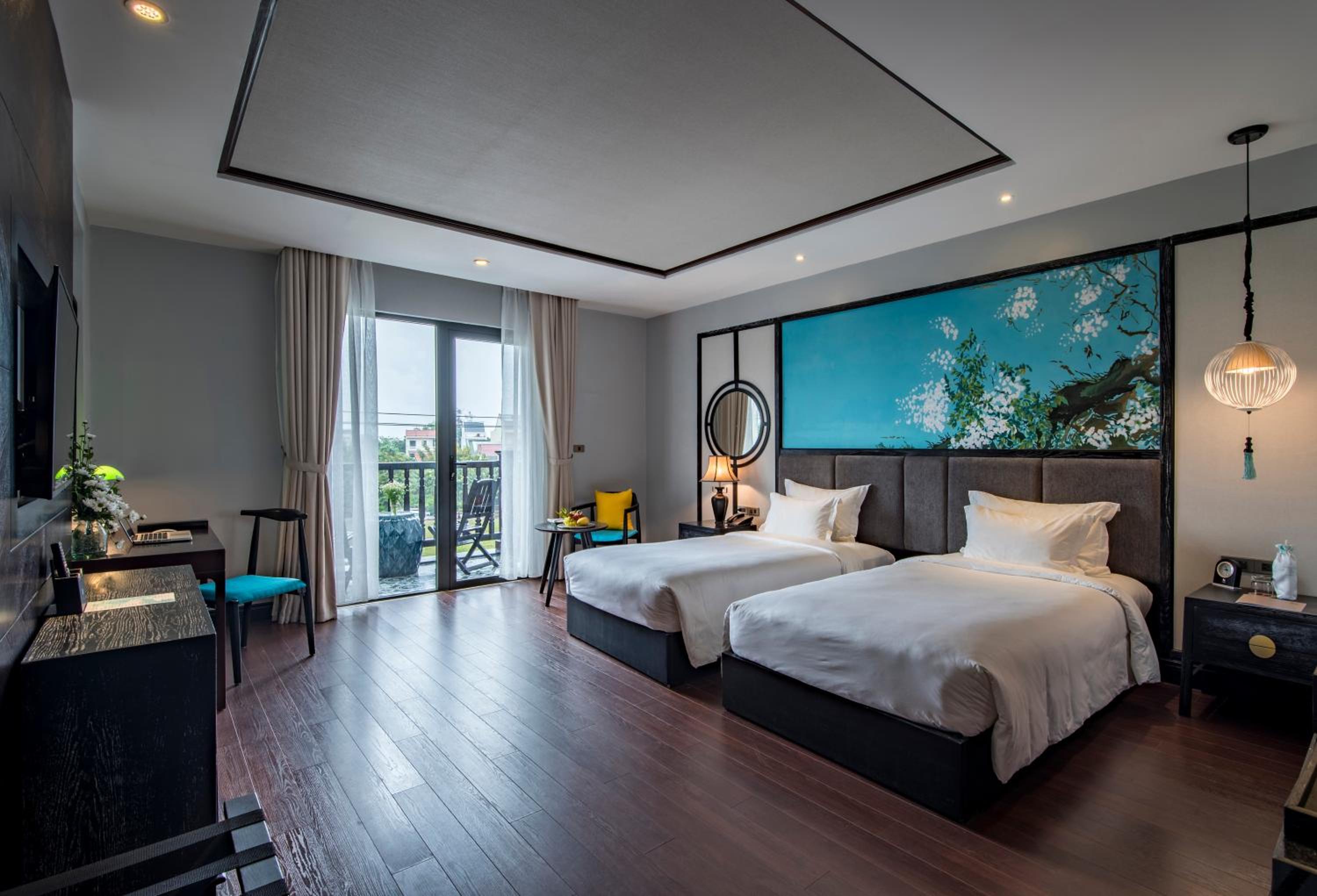 Junior Suite with Balcony