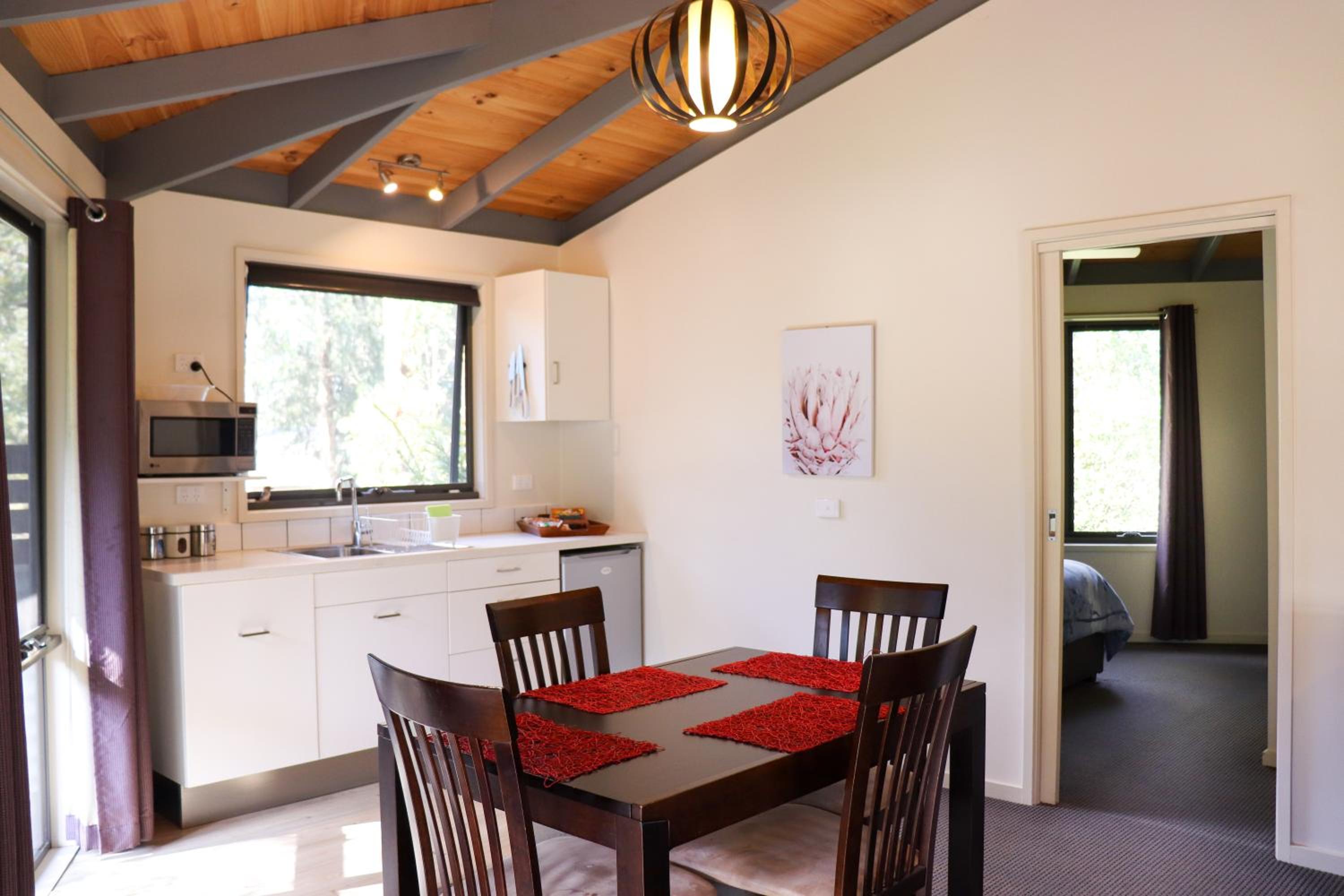 Queen Suite - Photo 9