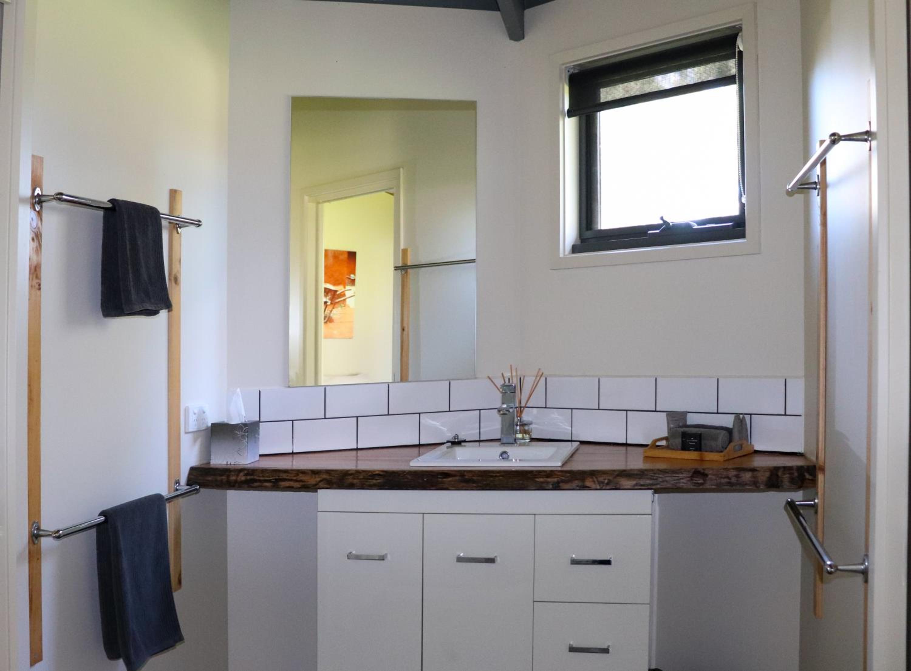 Queen Suite - Photo 7