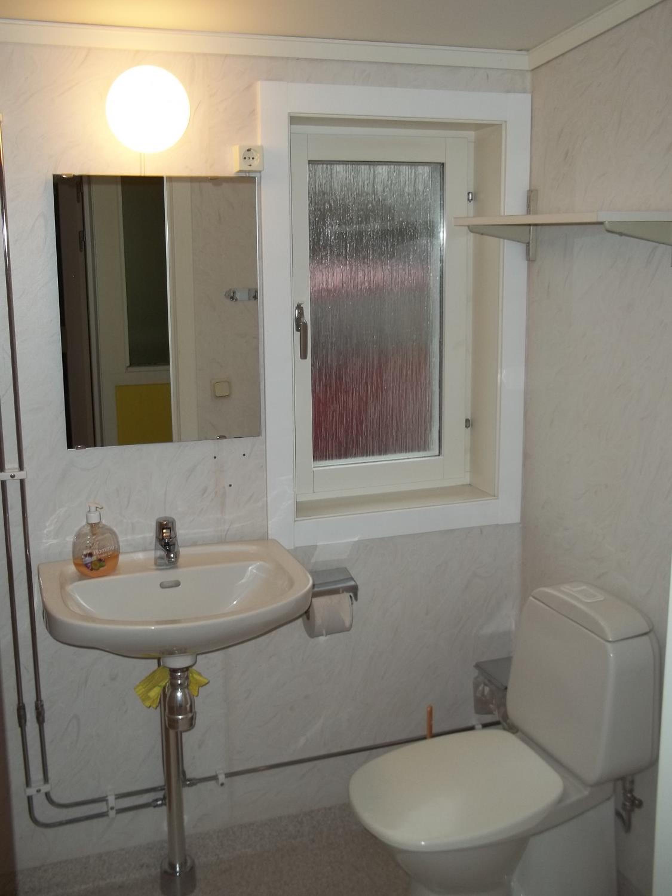 One-Bedroom Apartment - Photo 7