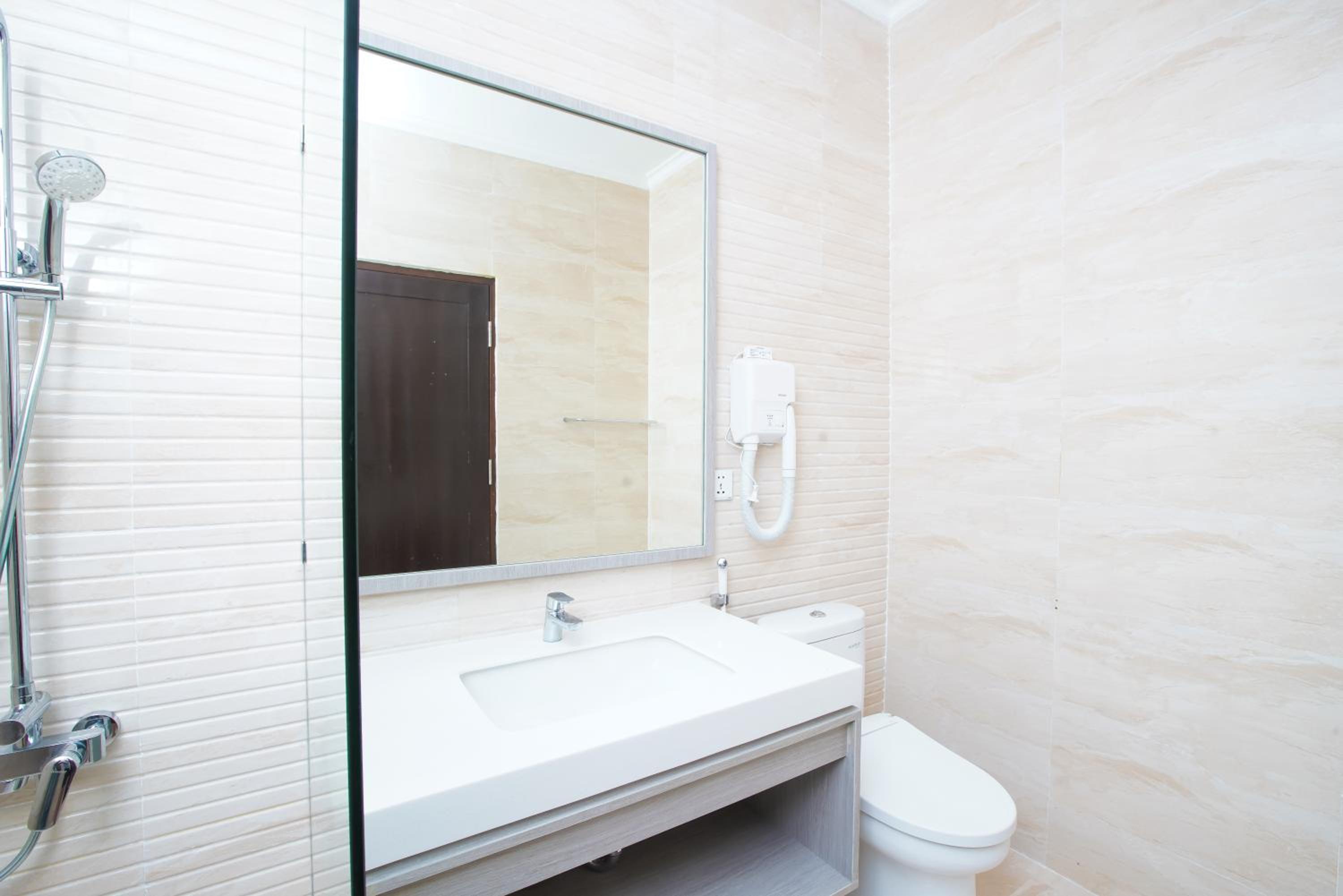 Three-Bedroom Villa - Photo 10