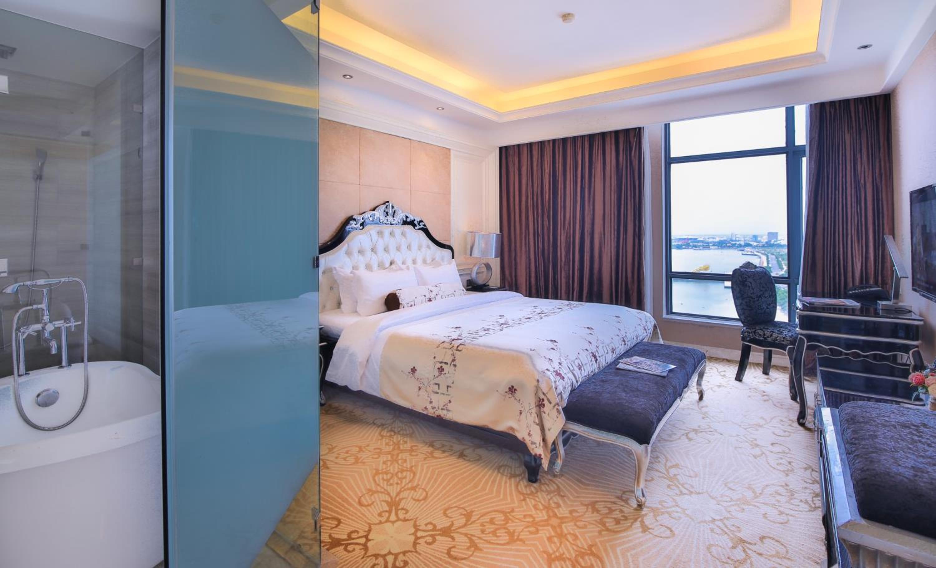 Two-Bedroom Apartment - One-way airport transfer & Afternoon Tea Included Once Per Stay - Photo 12